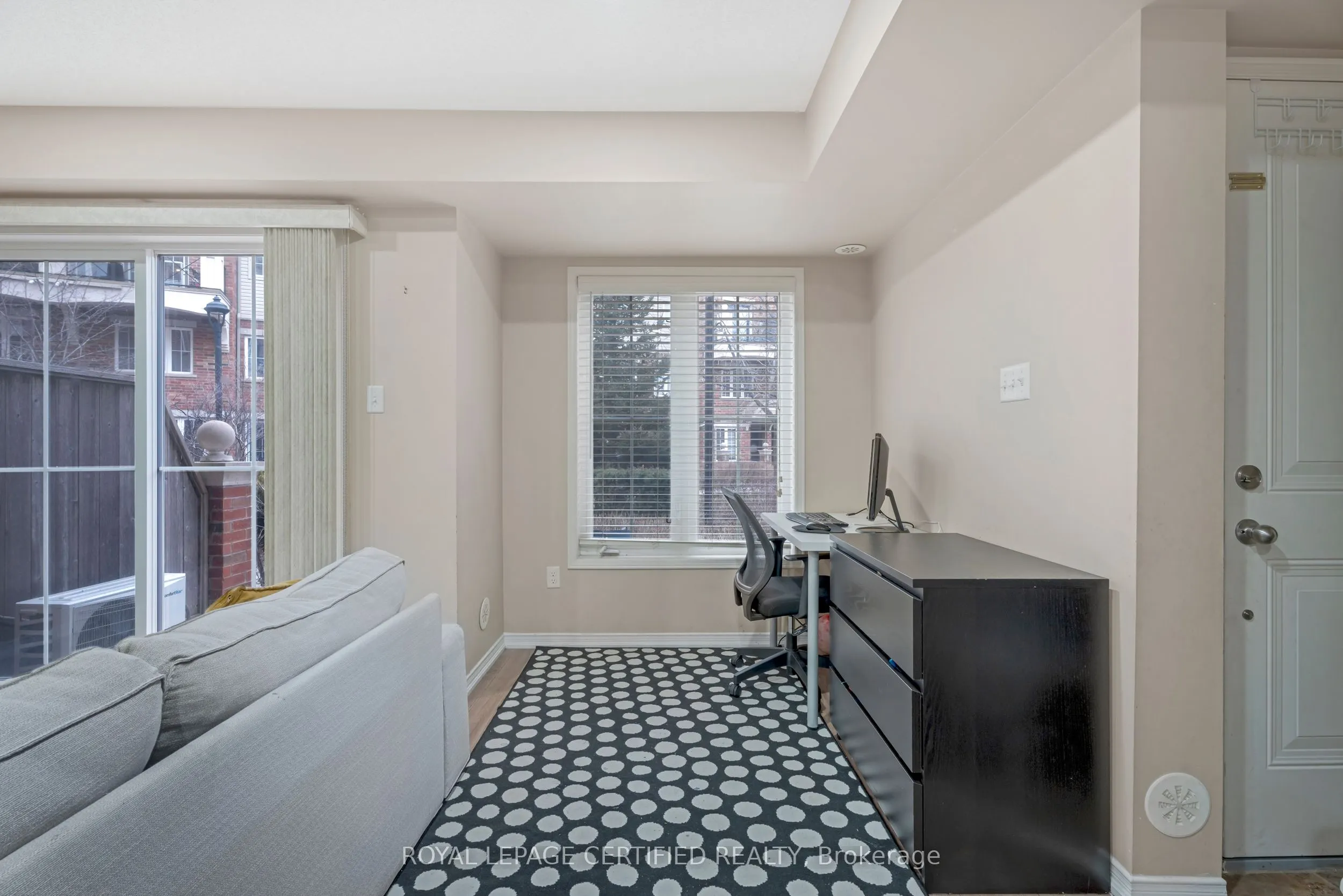 2551 Sixth Line #25