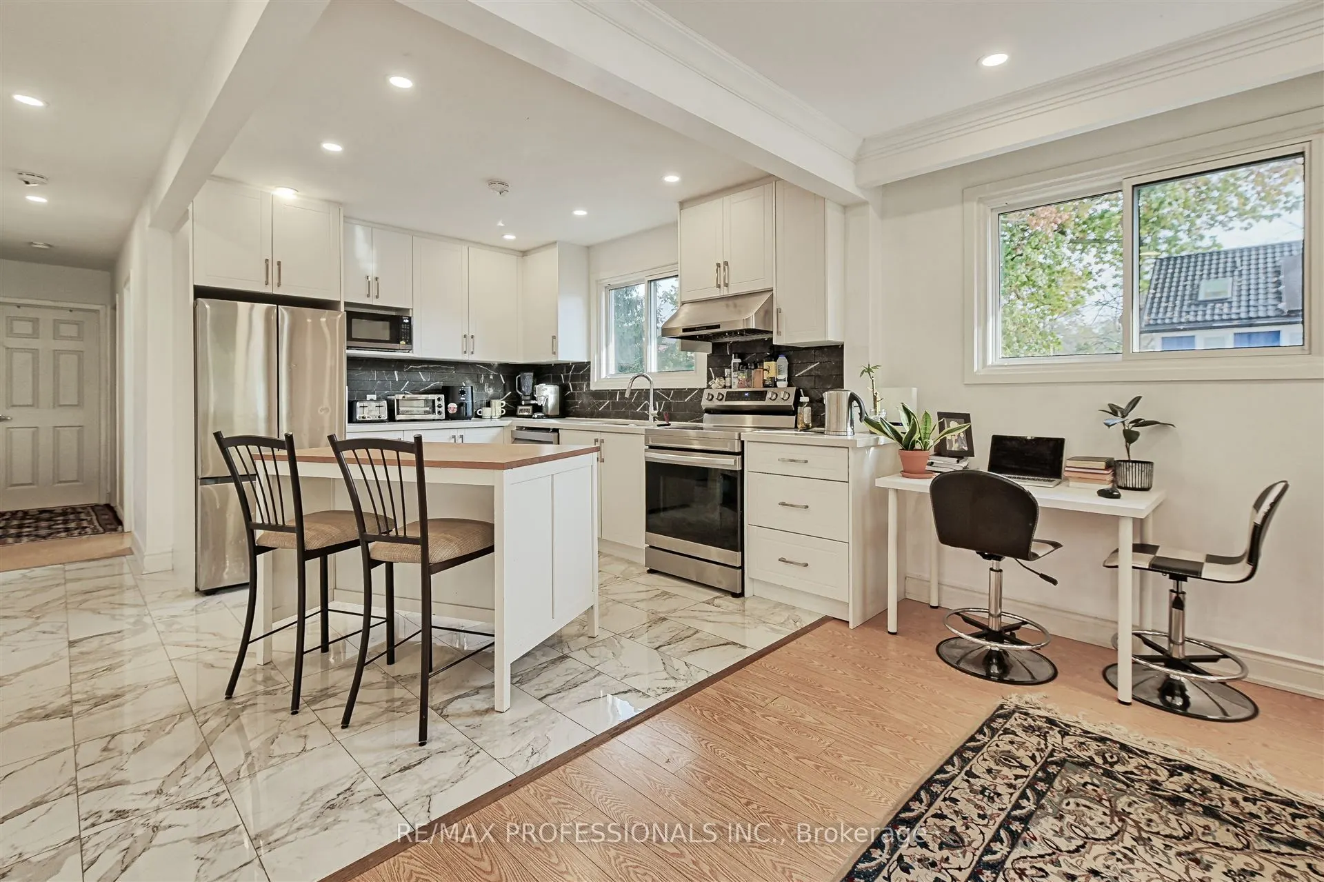 16 Muskoka Avenue