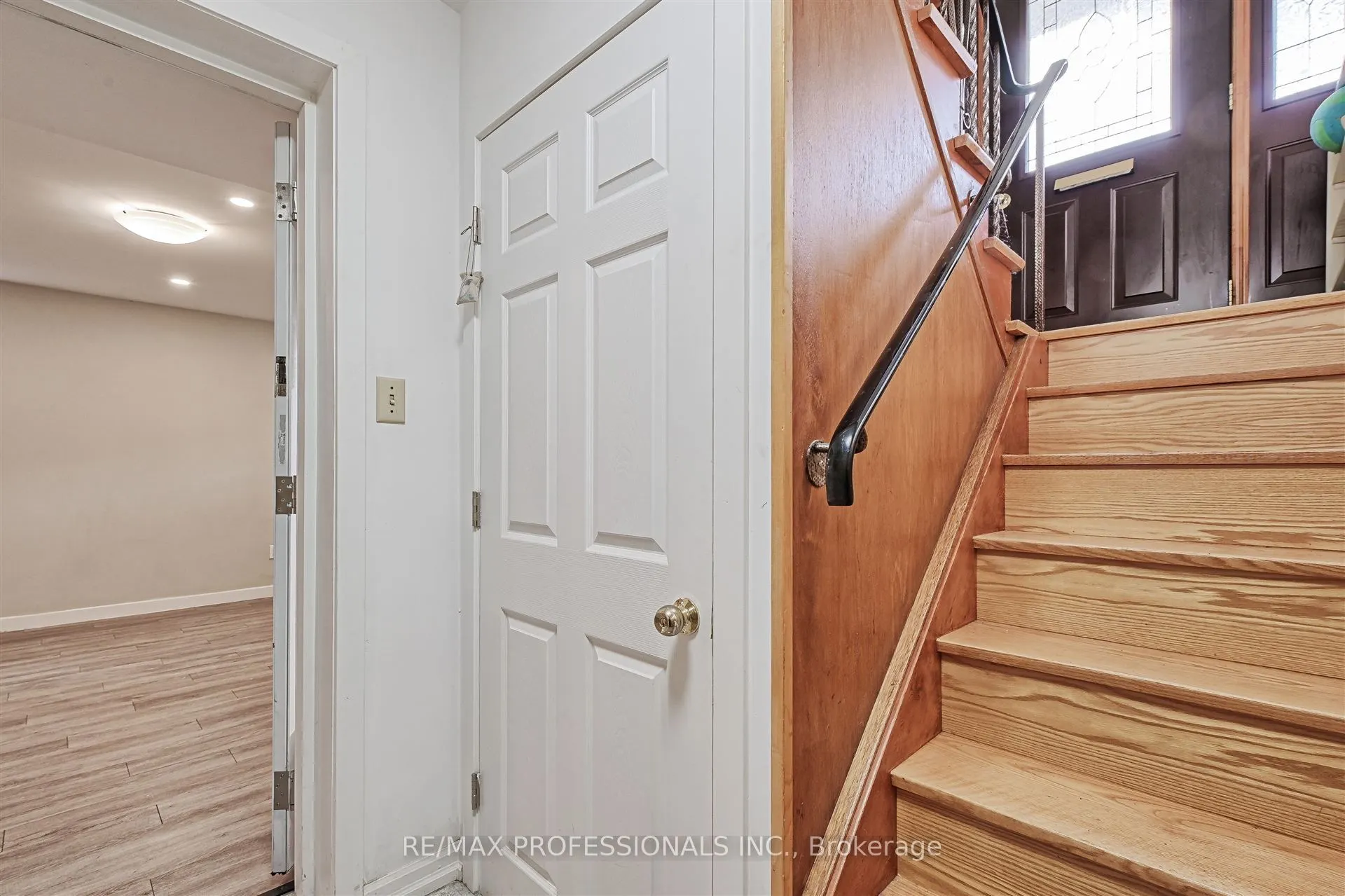 16 Muskoka Avenue