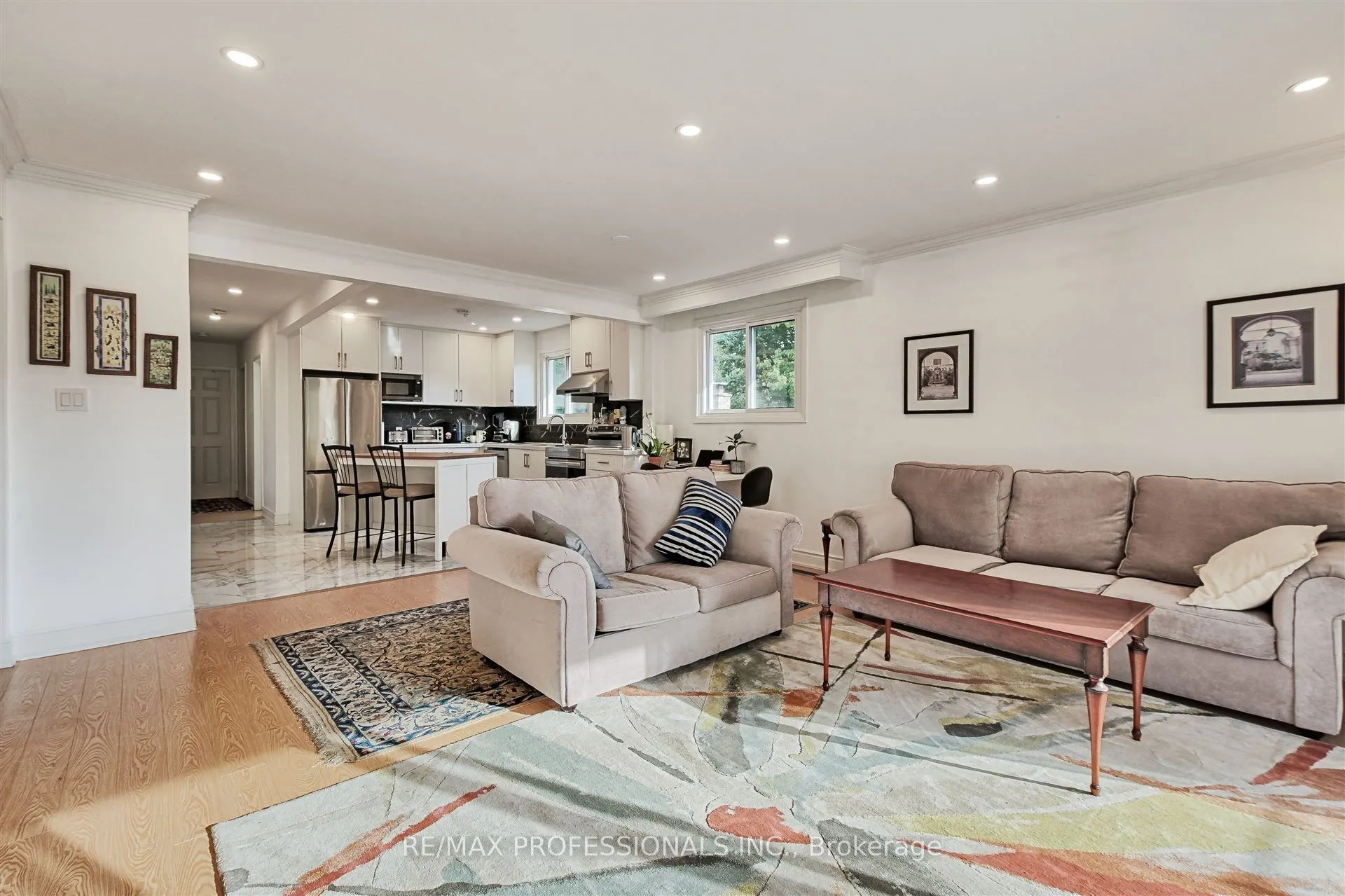 16 Muskoka Avenue