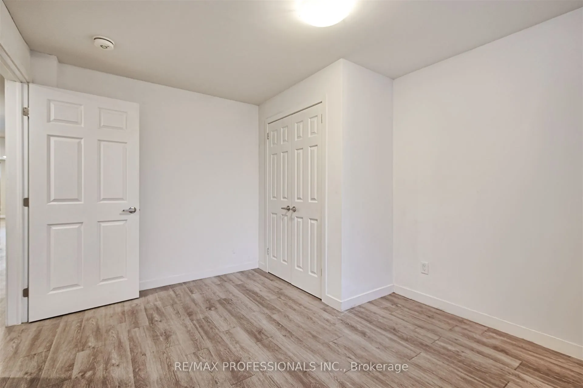 16 Muskoka Avenue