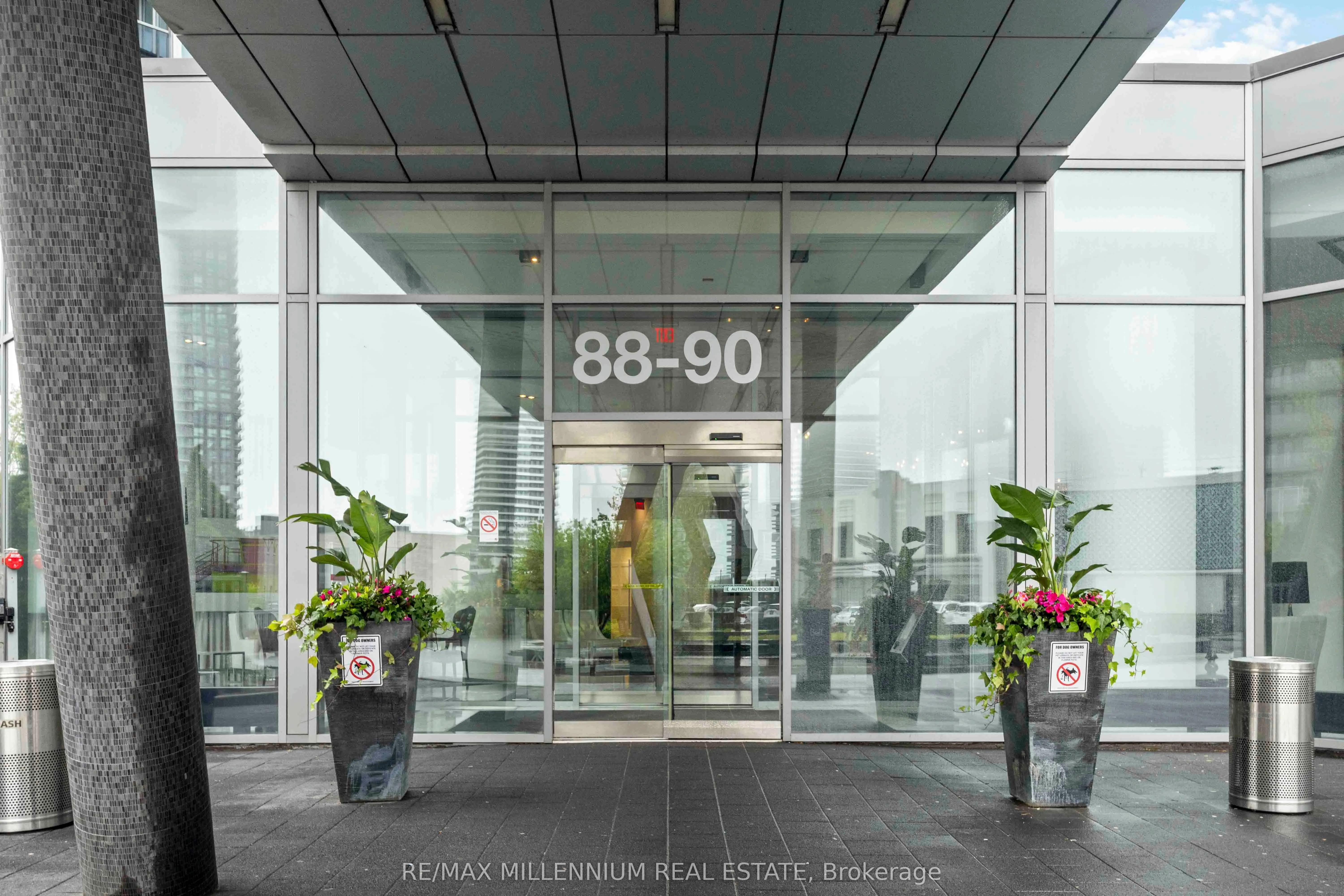 90 Park Lawn Road, #1616