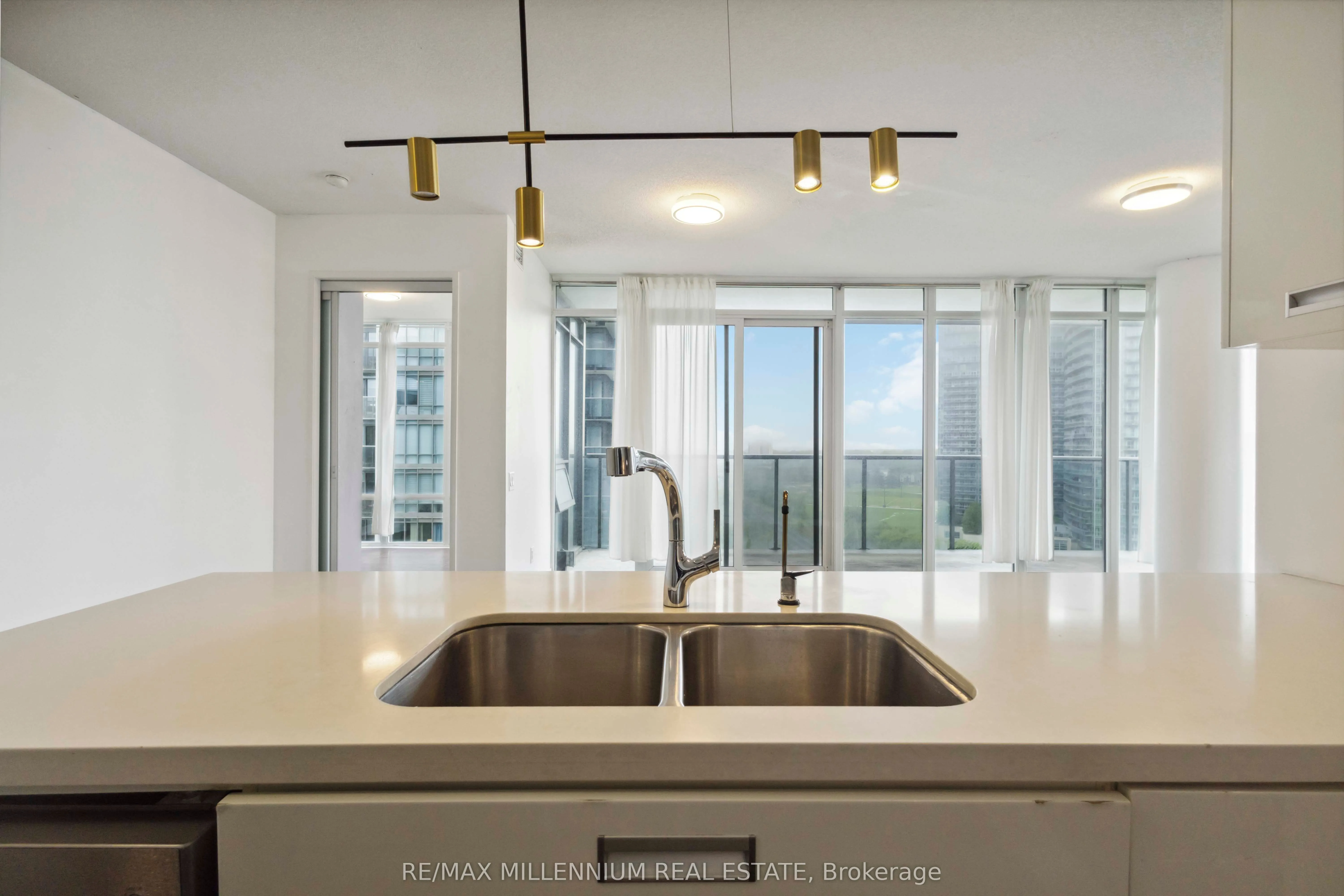 90 Park Lawn Road, #1616