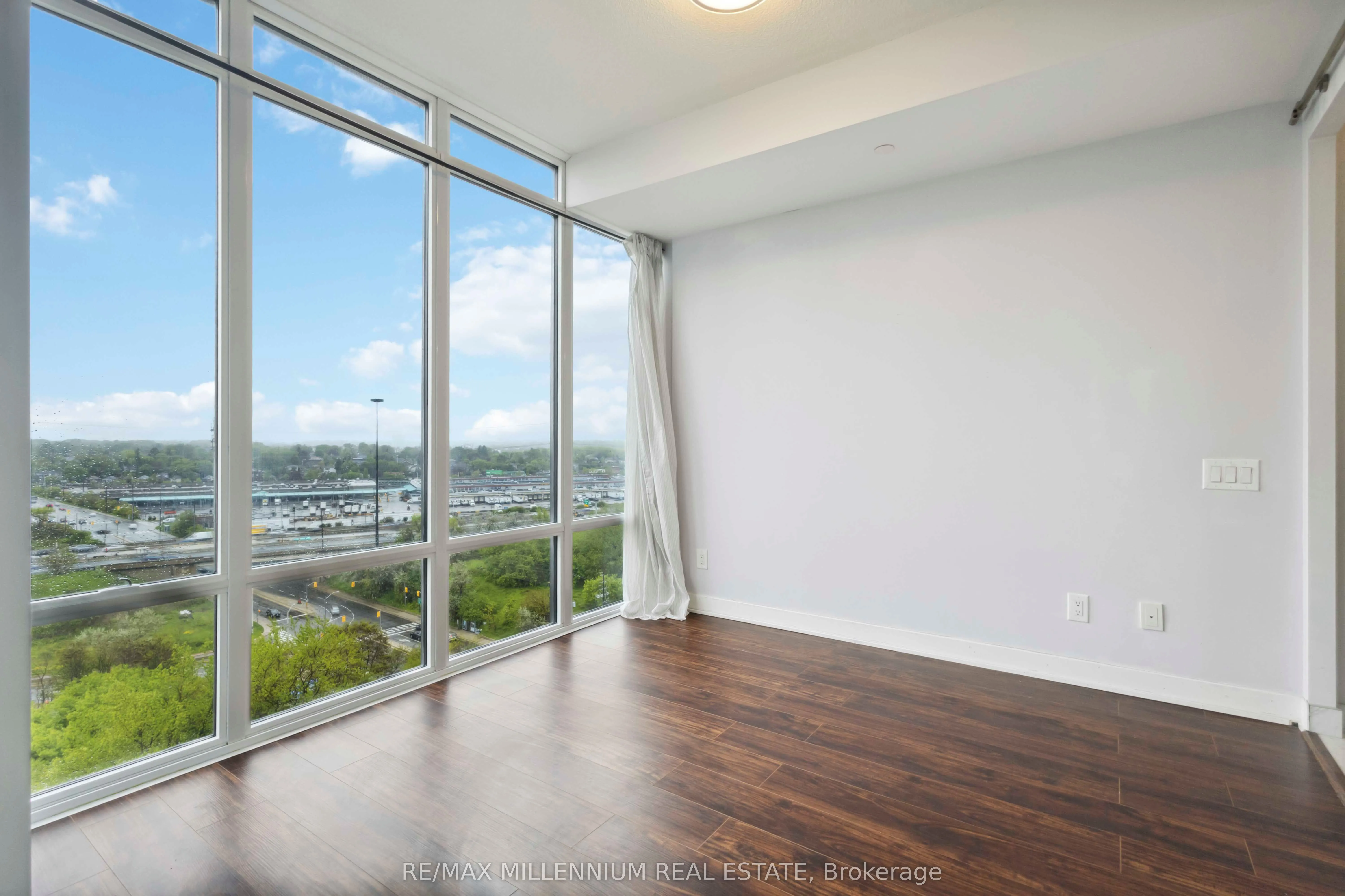 90 Park Lawn Road, #1616