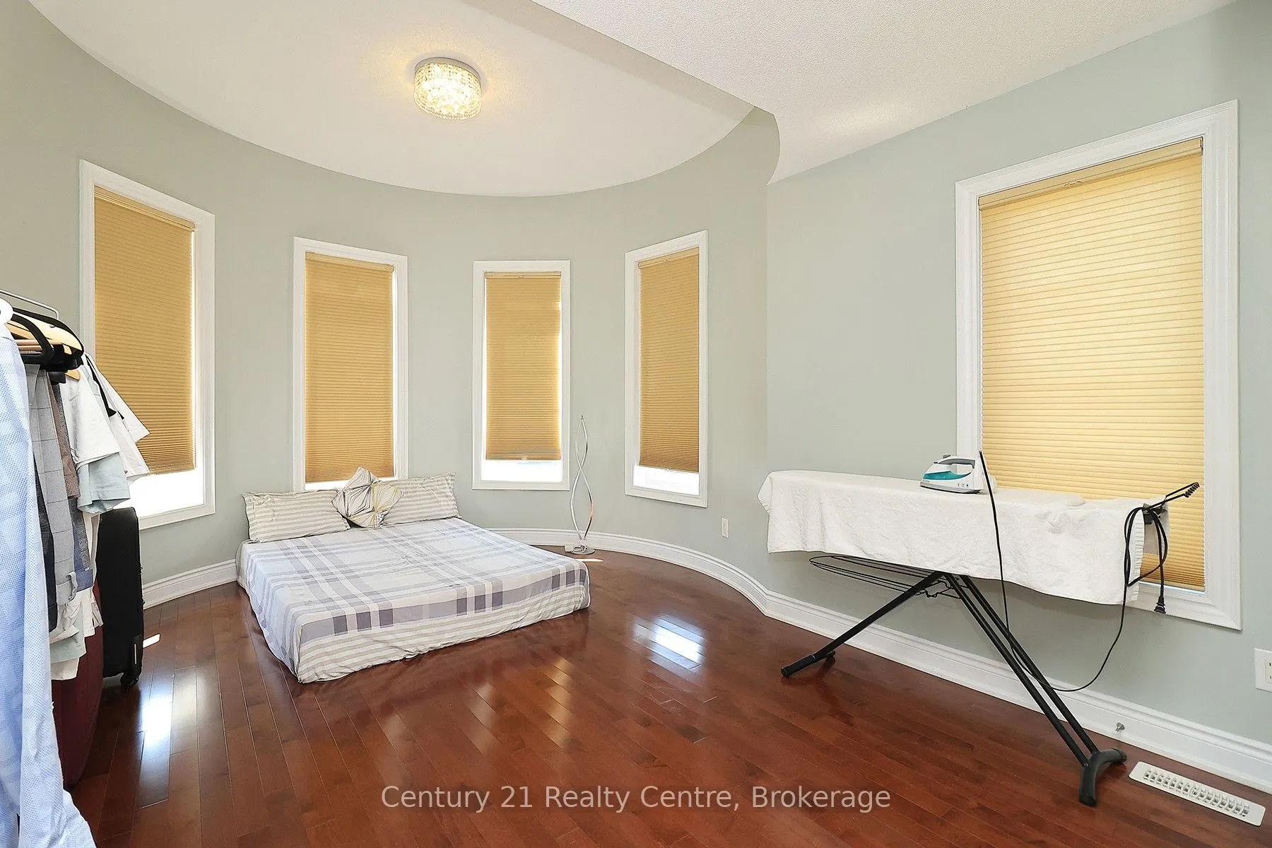 25 Ingleborough Drive