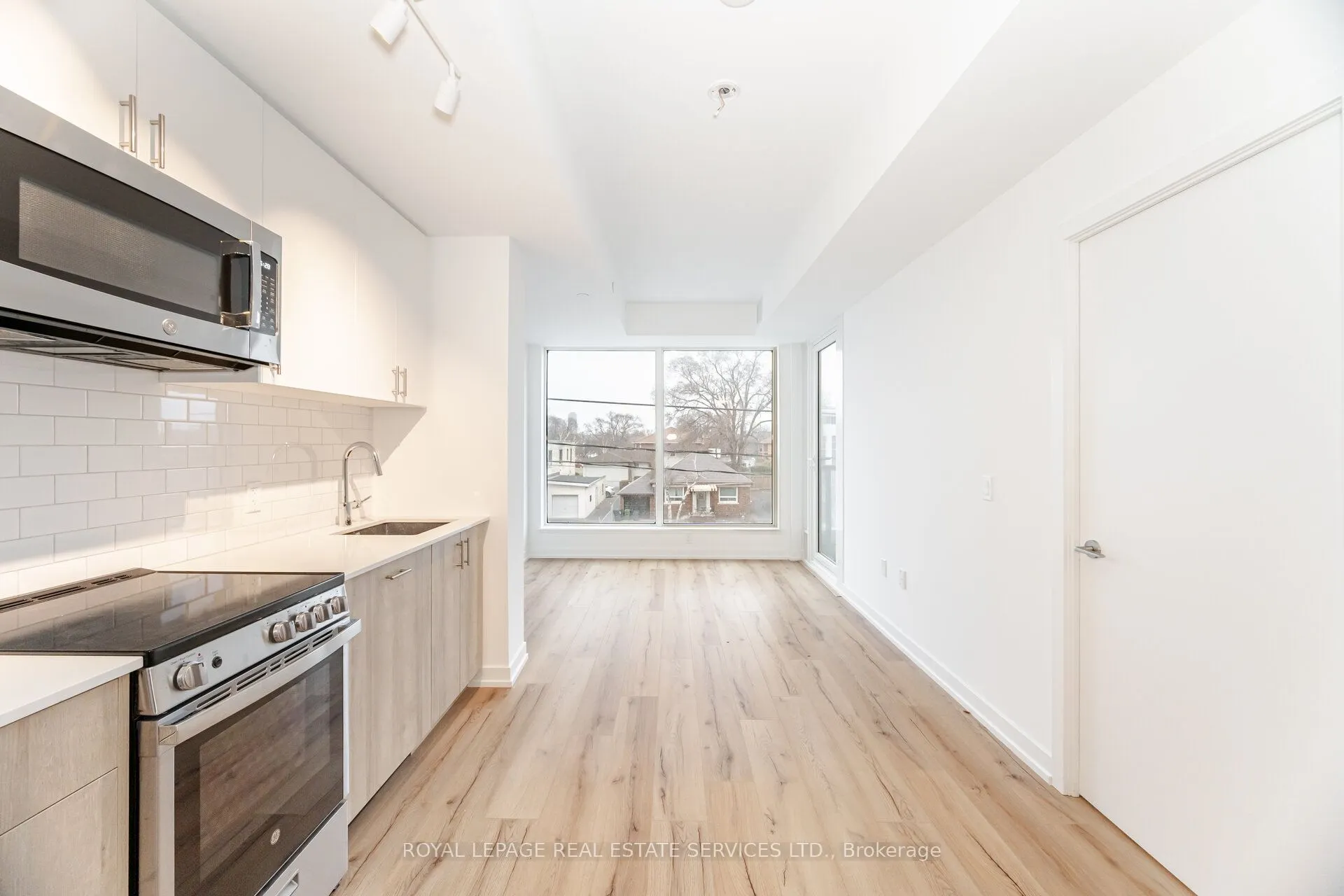 1195 The Queensway Avenue, #203