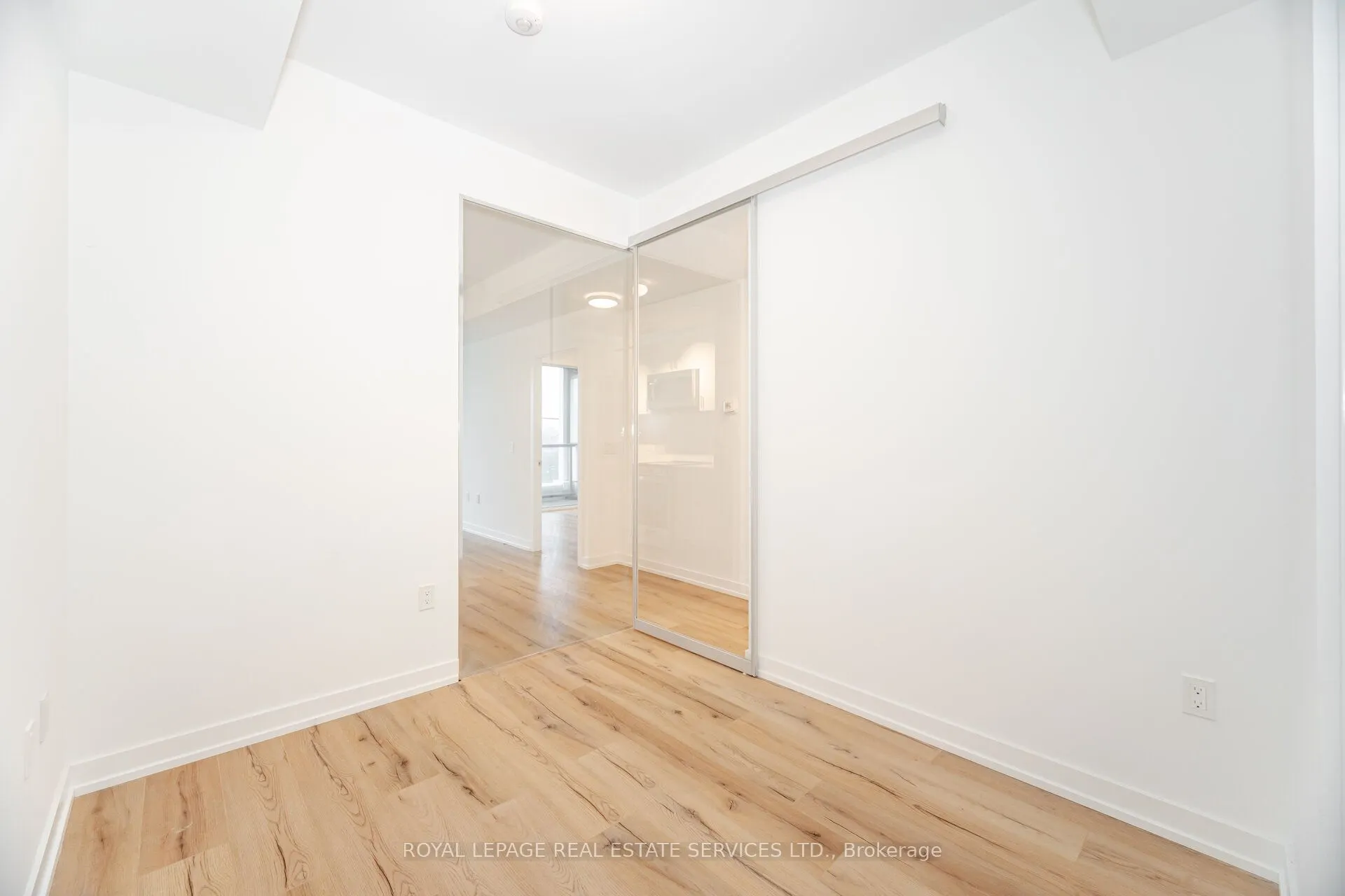 1195 The Queensway Avenue, #203