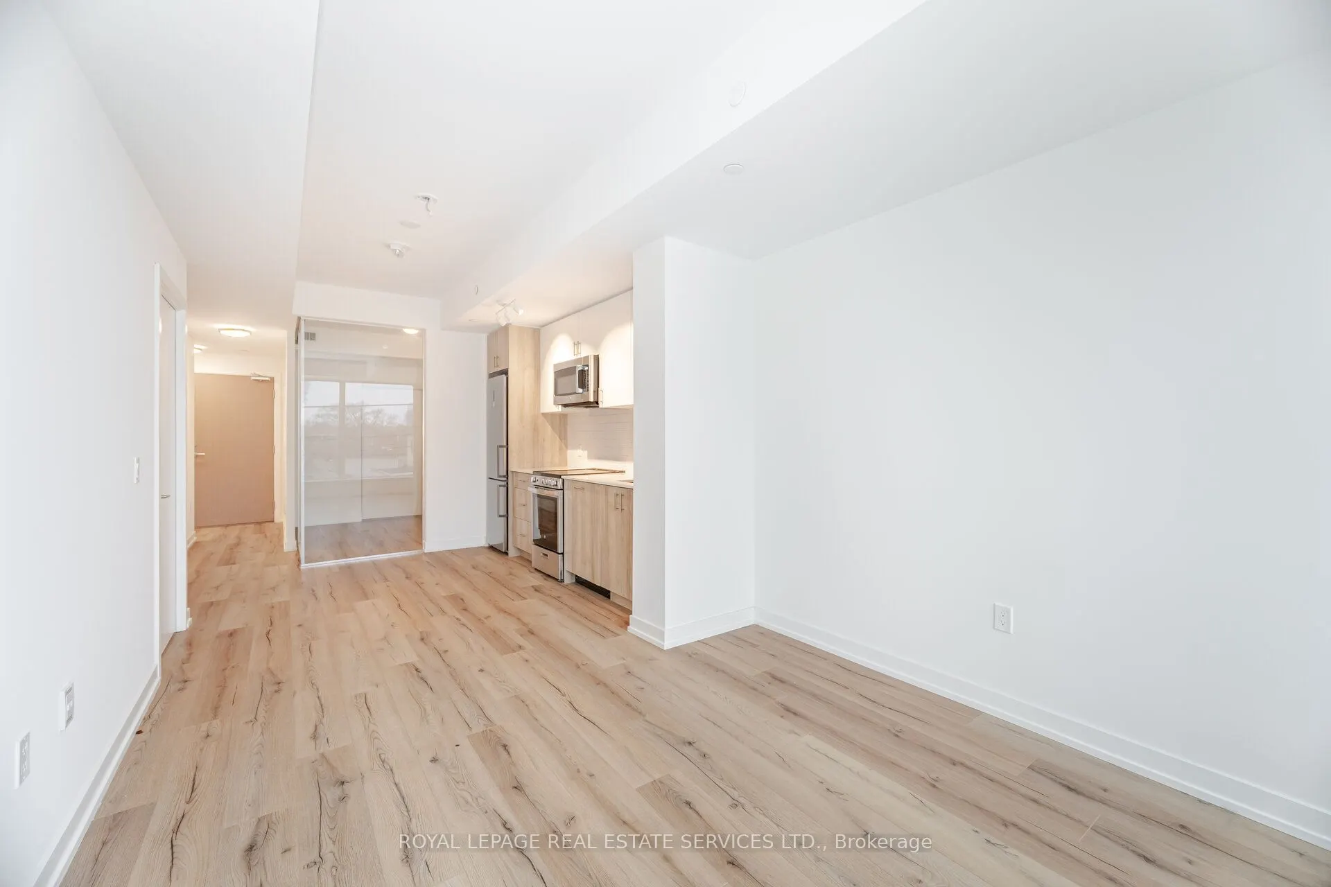 1195 The Queensway Avenue, #203