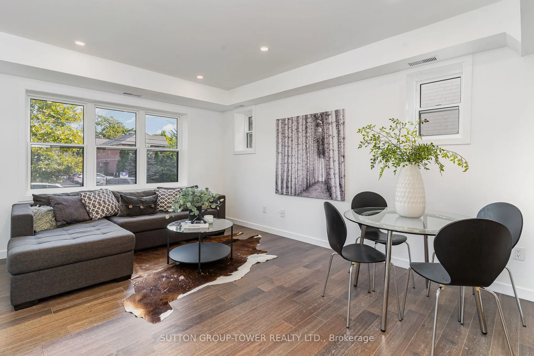298 South Kingsway