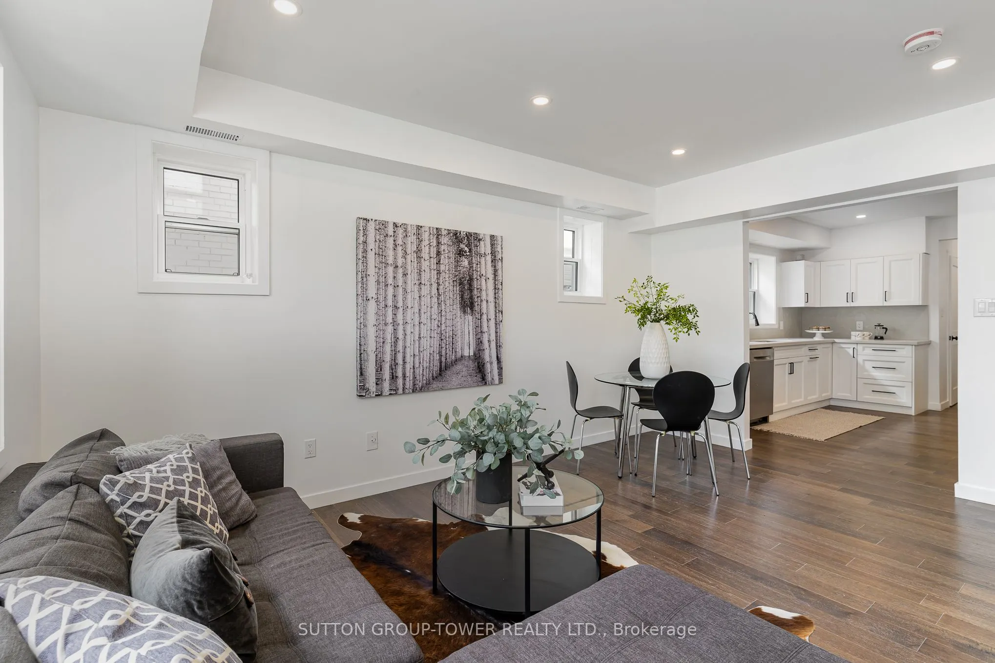 298 South Kingsway