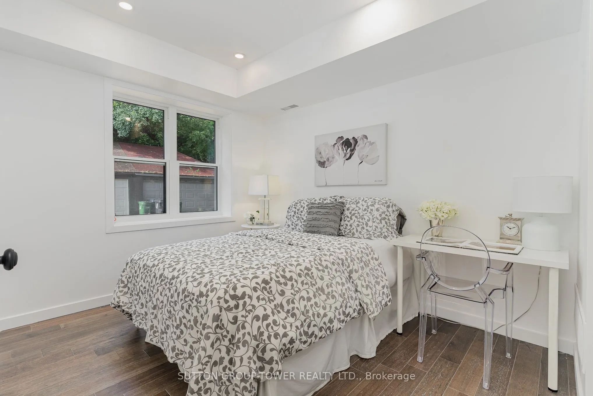 298 South Kingsway