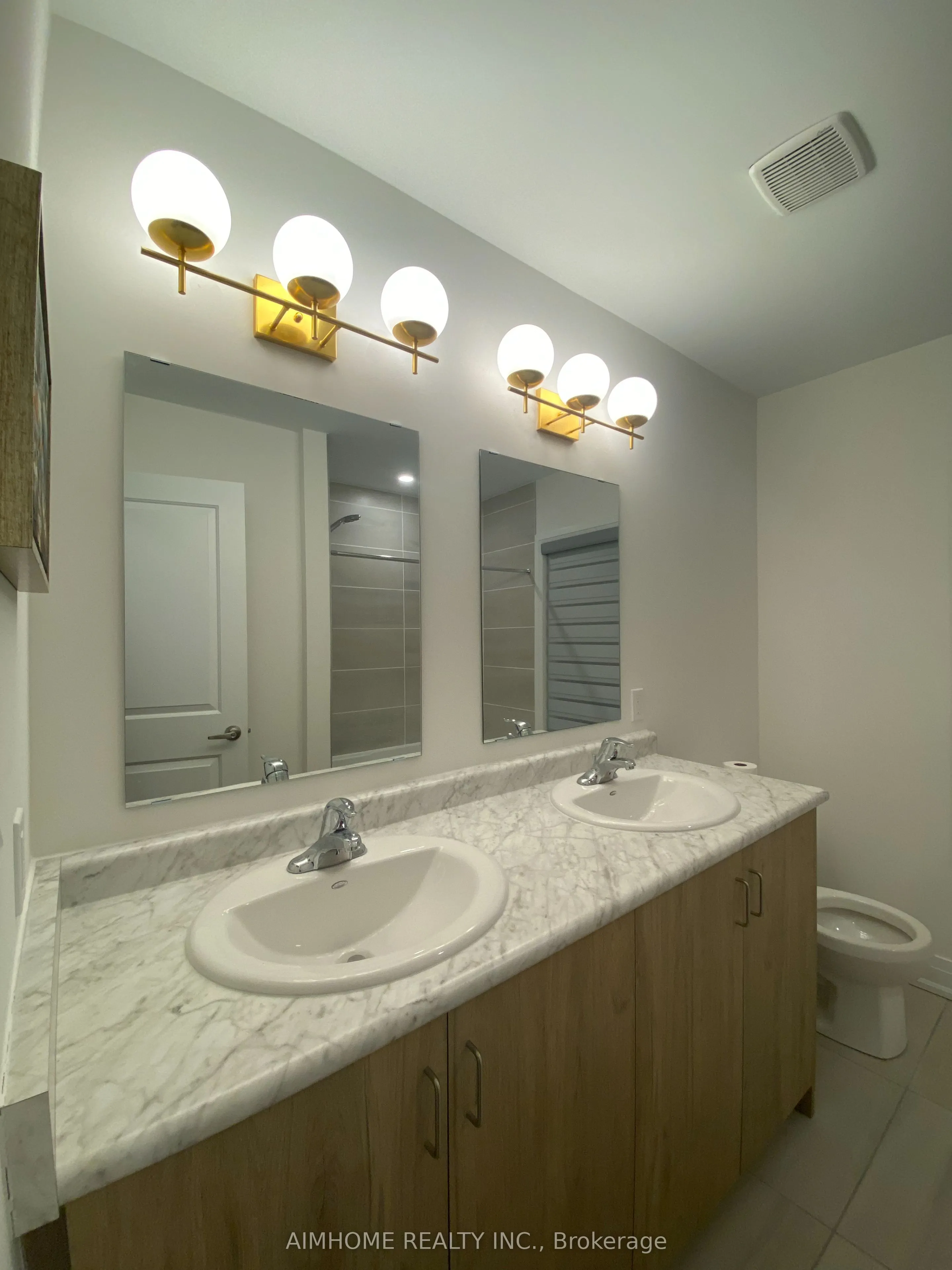 2130 Royal Gala Circle
