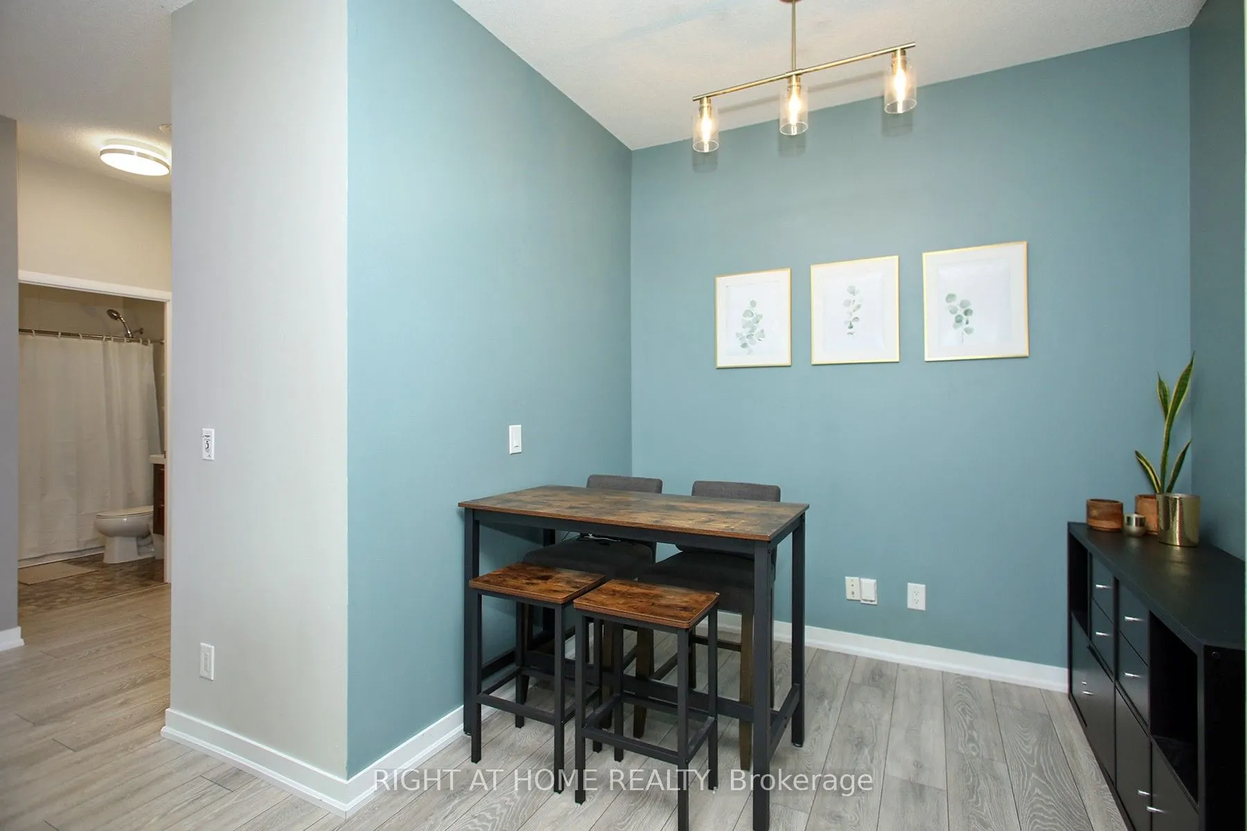 155 Legion Road N, #1002