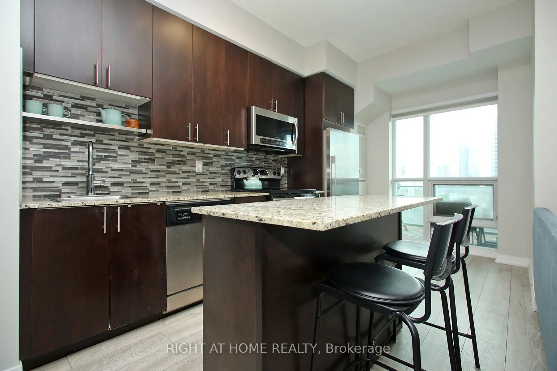 155 Legion Road N, #1002