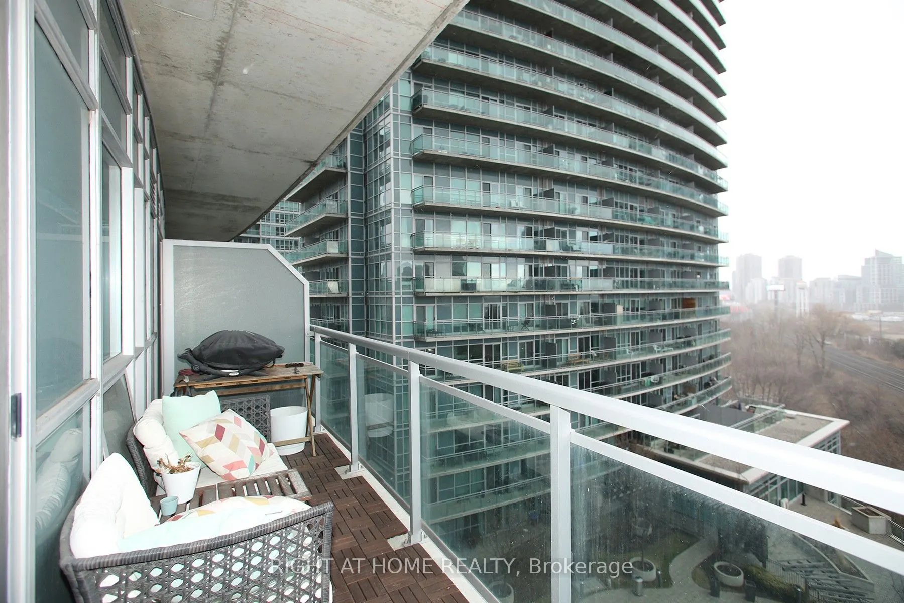 155 Legion Road N, #1002