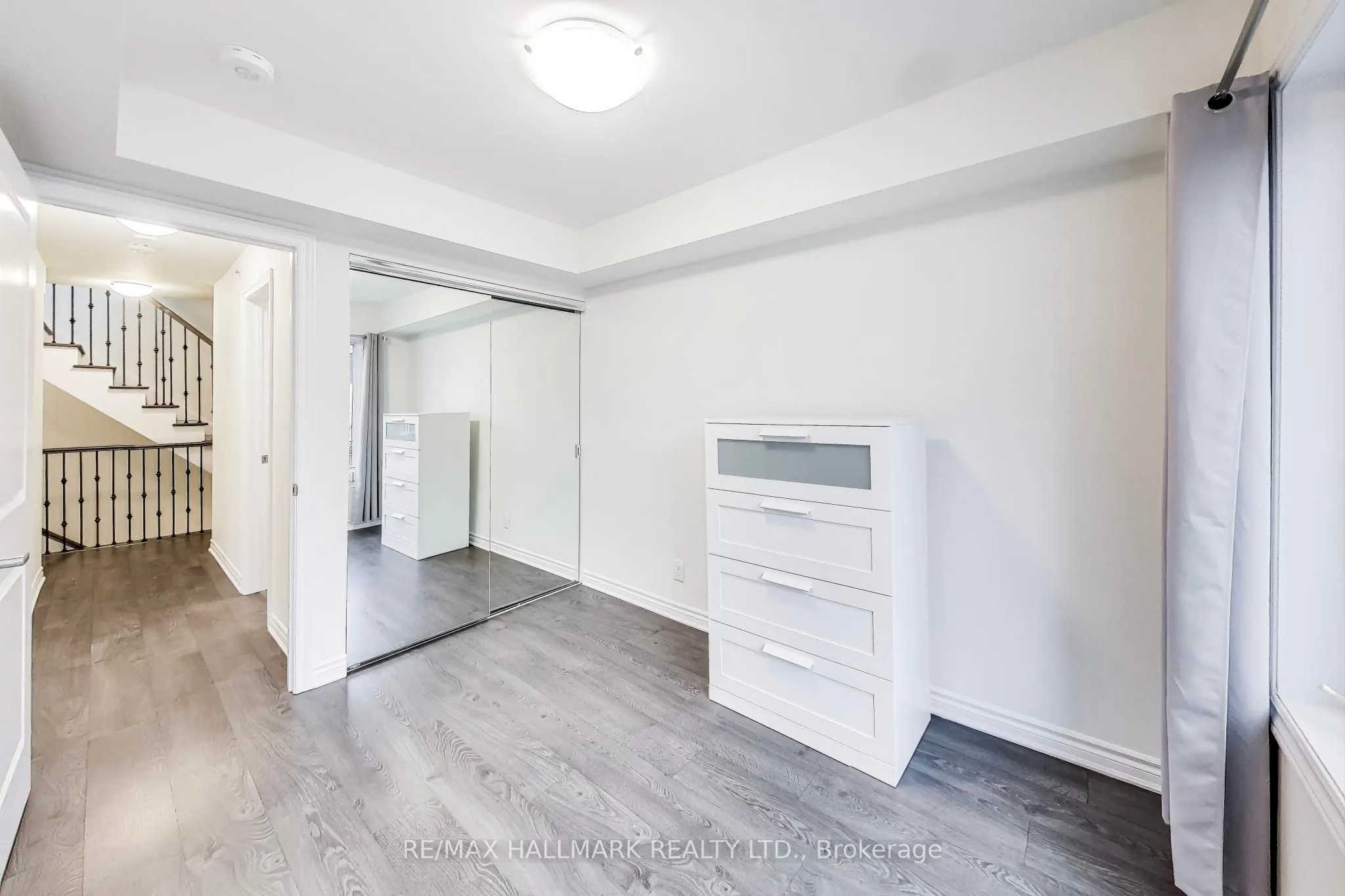85 Eastwood Park Gardens, #22