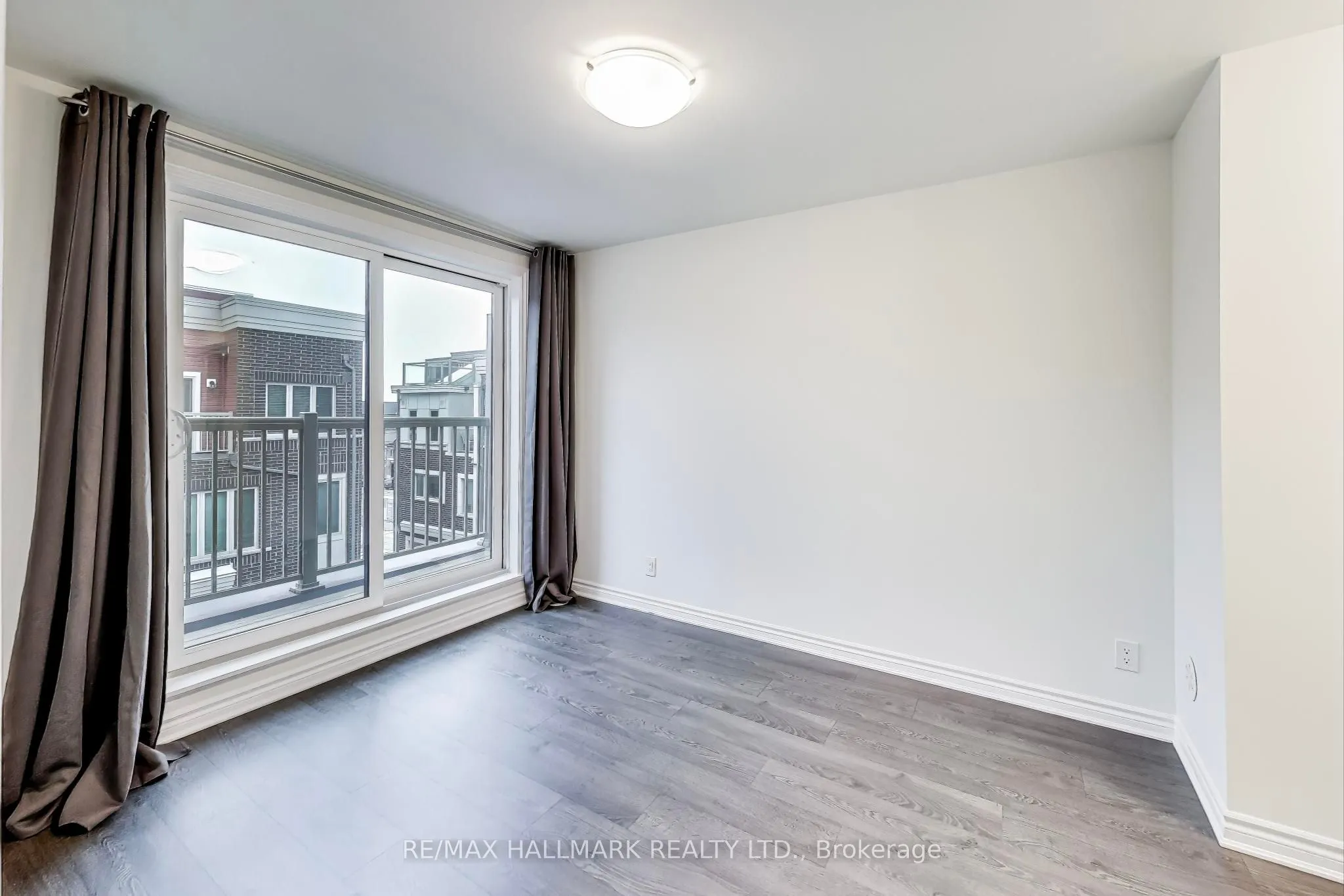85 Eastwood Park Gardens, #22
