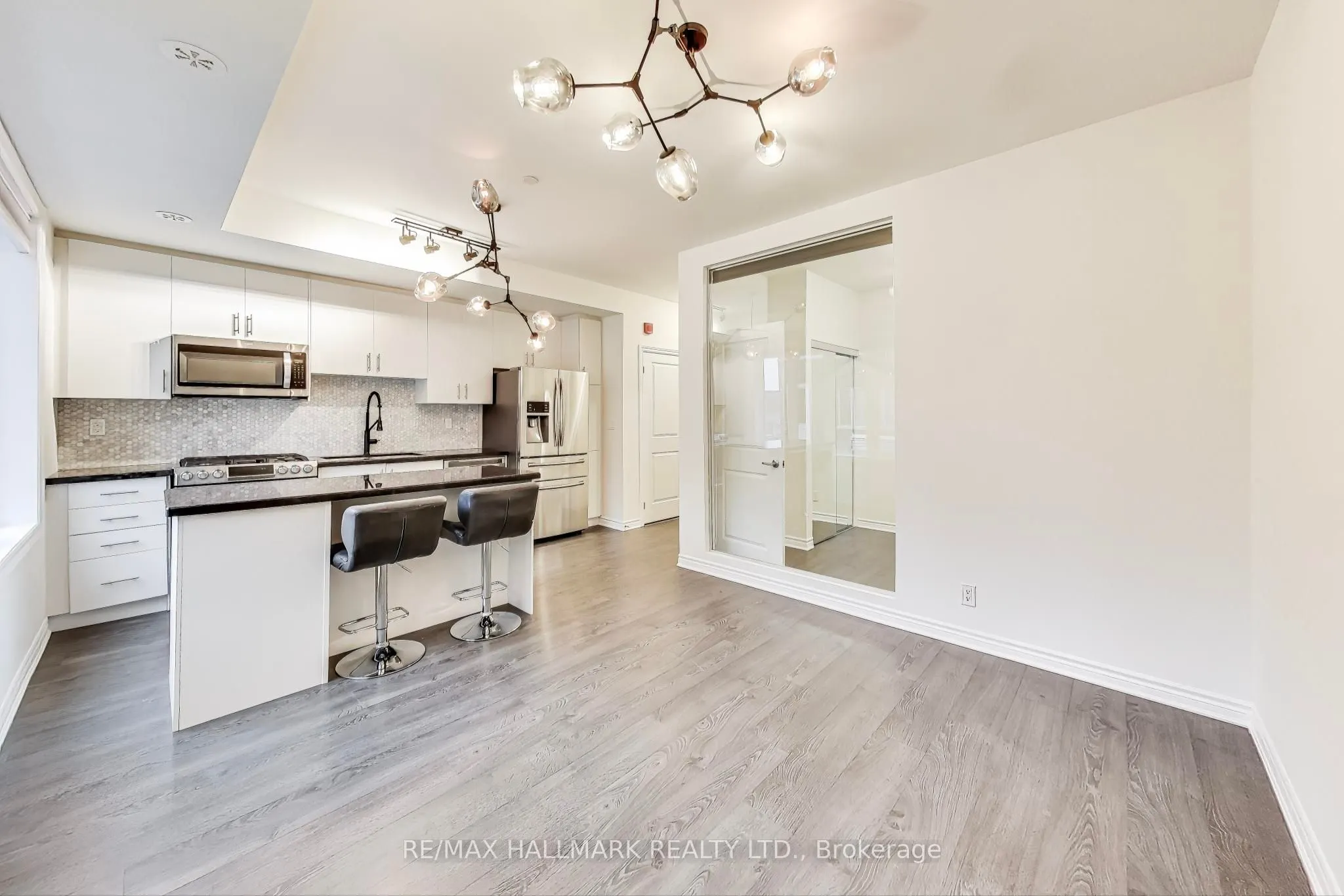 85 Eastwood Park Gardens, #22