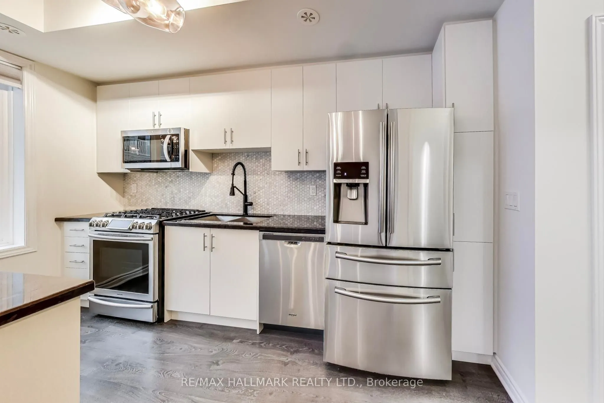 85 Eastwood Park Gardens, #22