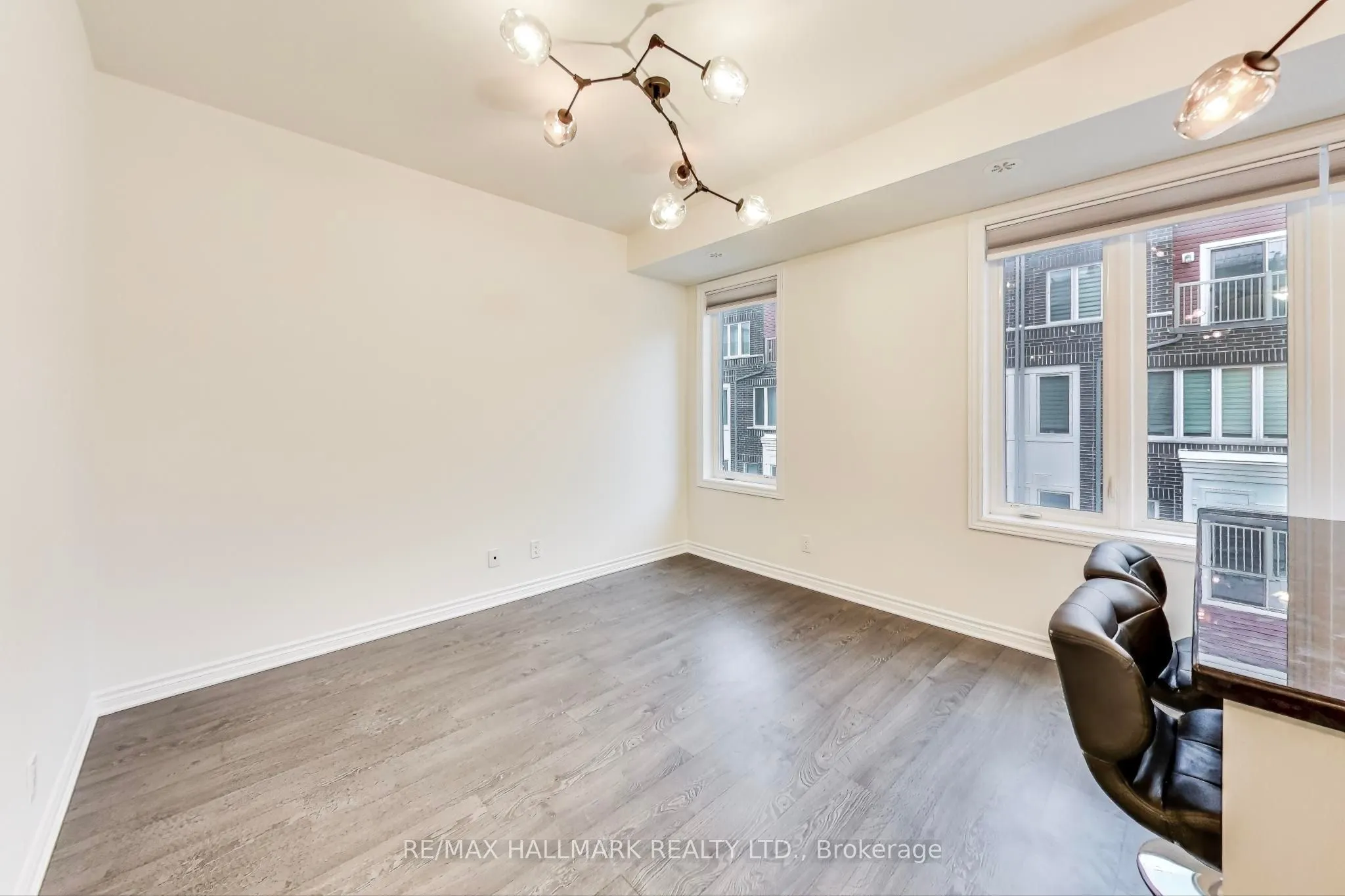 85 Eastwood Park Gardens, #22