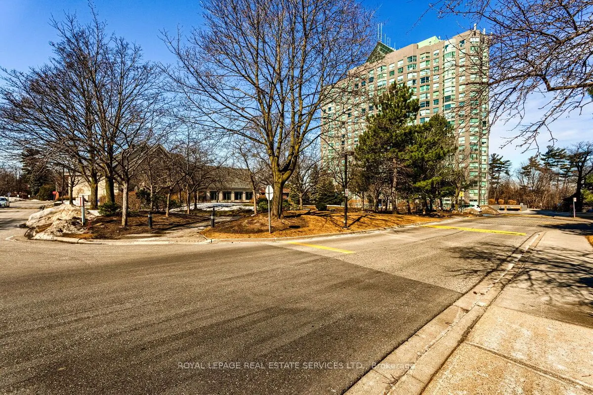 2155 Burnhamthorpe Road W, #902