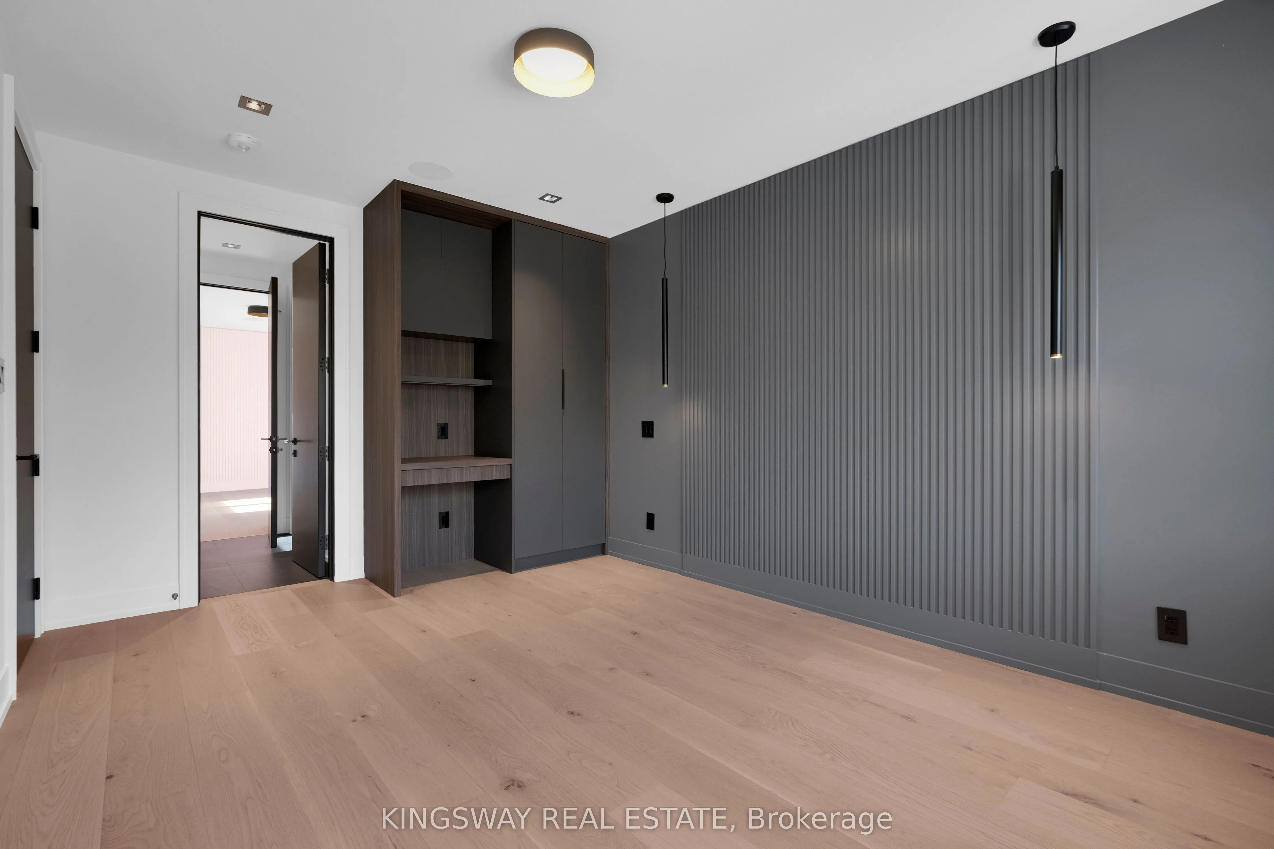 17 Broadview Avenue