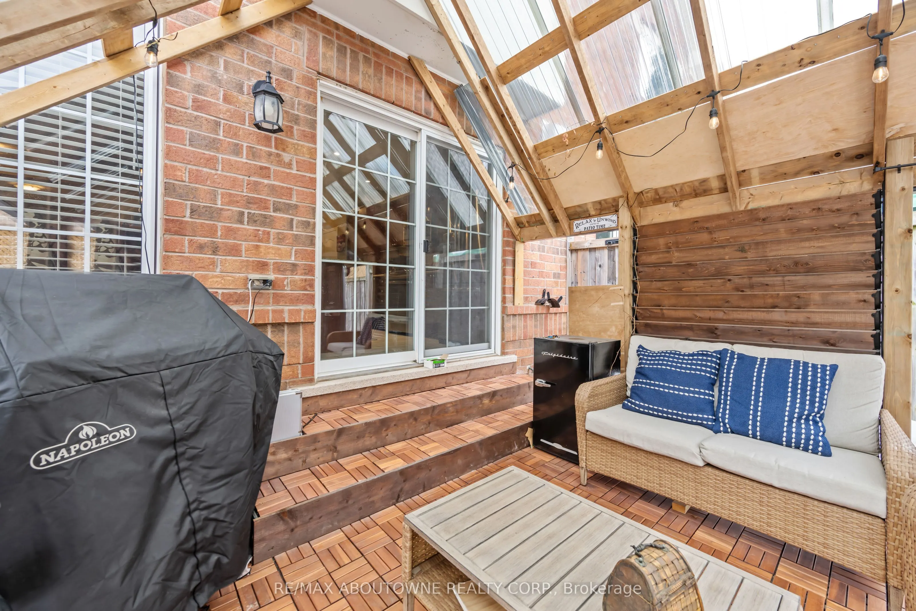 889 Zelinsky Crescent