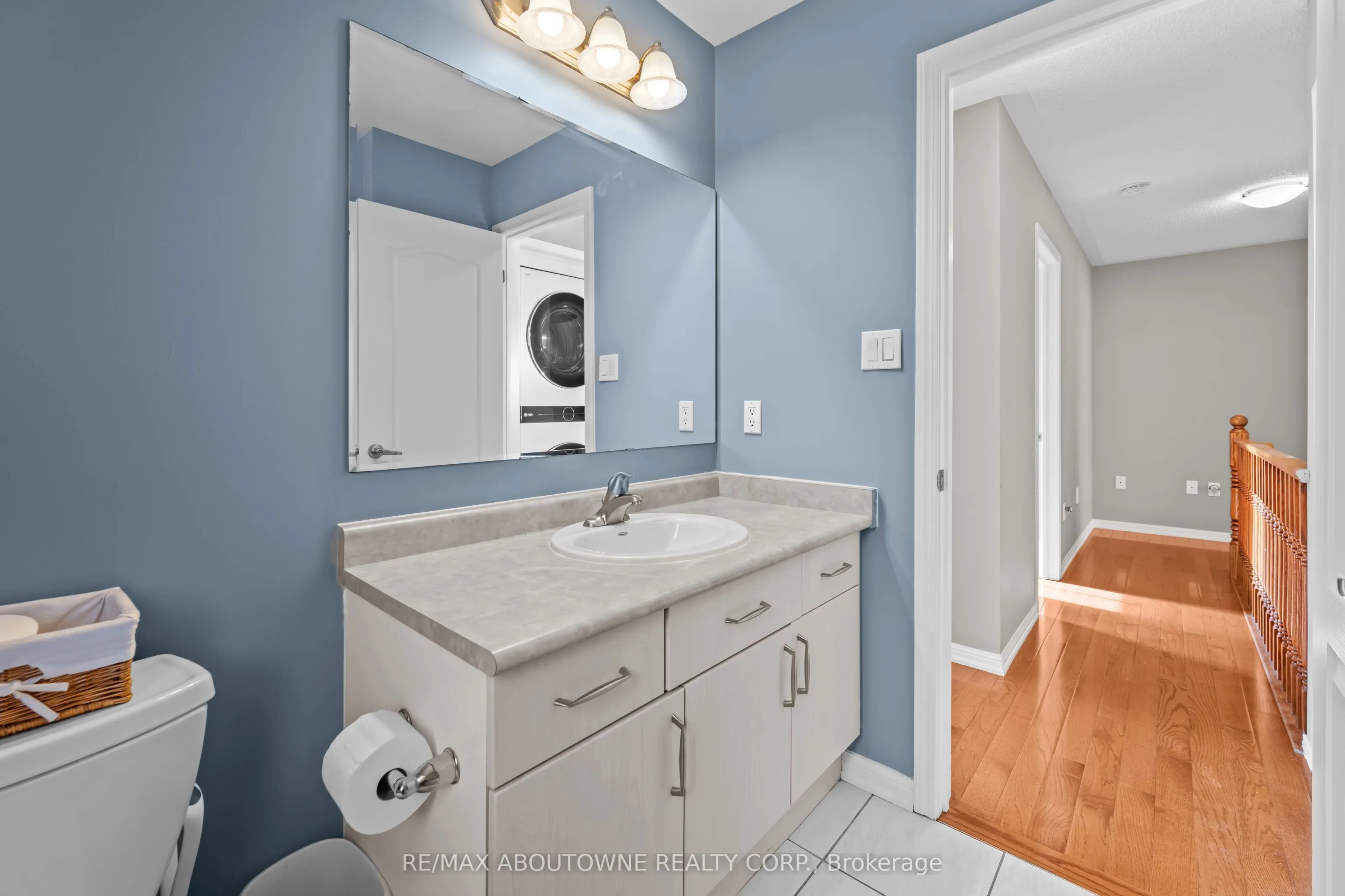 889 Zelinsky Crescent