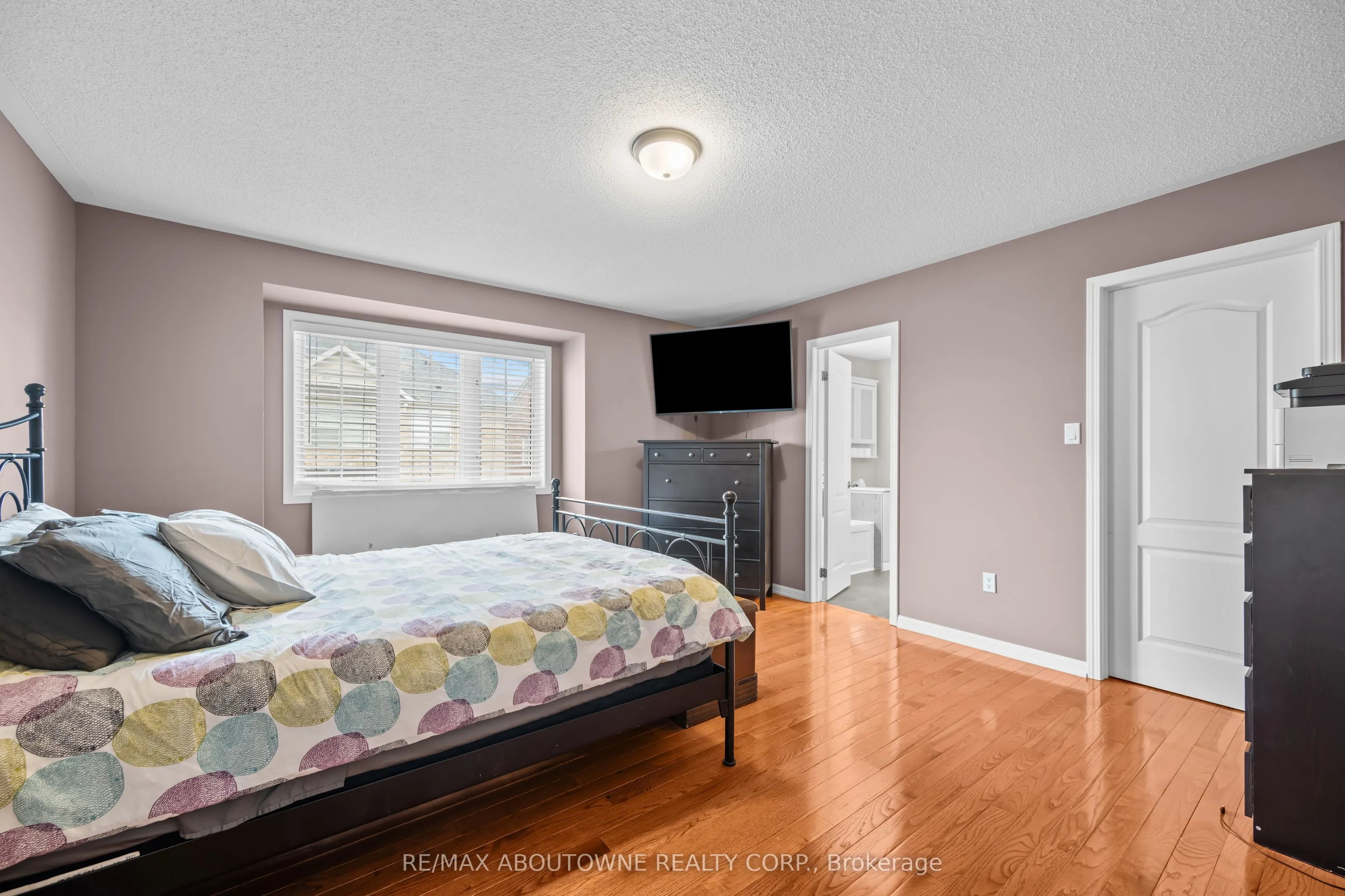 889 Zelinsky Crescent