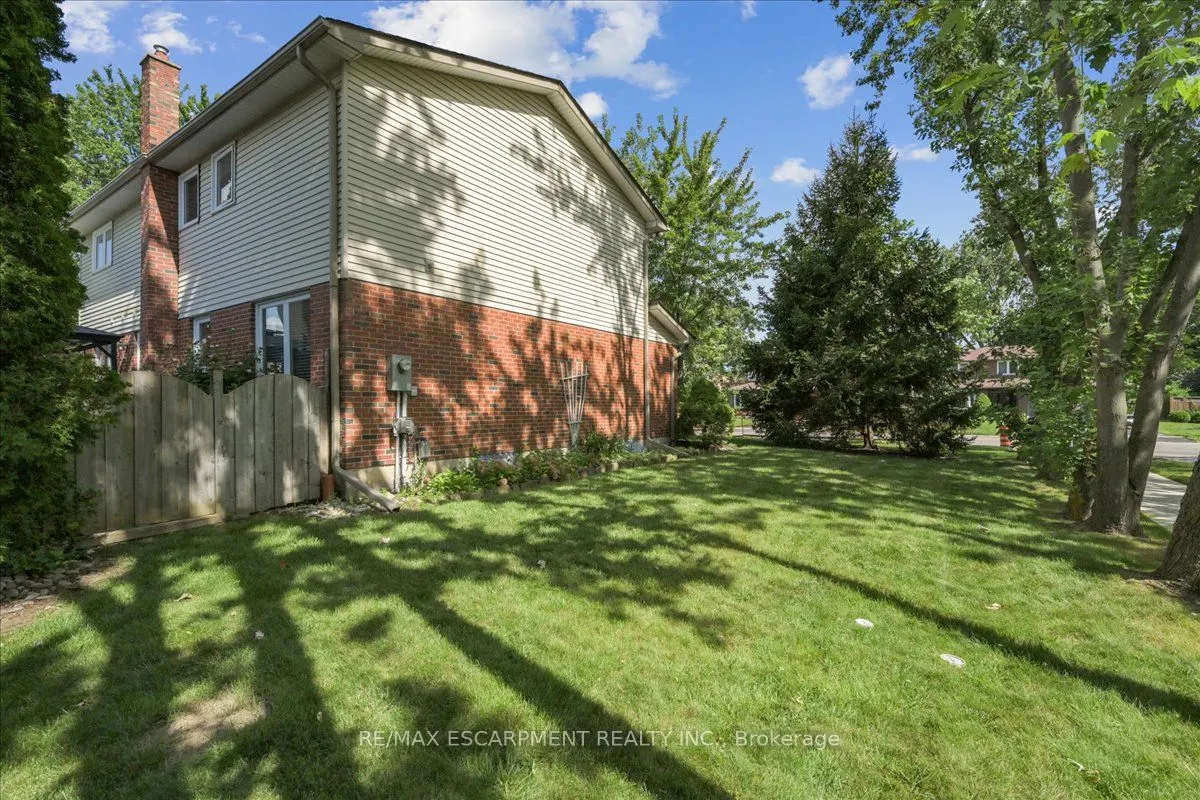 1580 WOODEDEN Drive