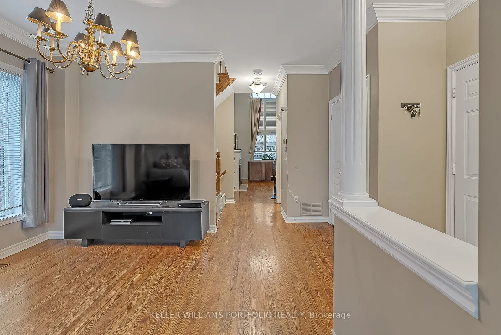2153 MEADOWGLEN Drive