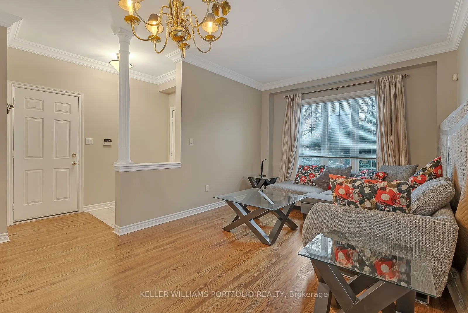 2153 MEADOWGLEN Drive
