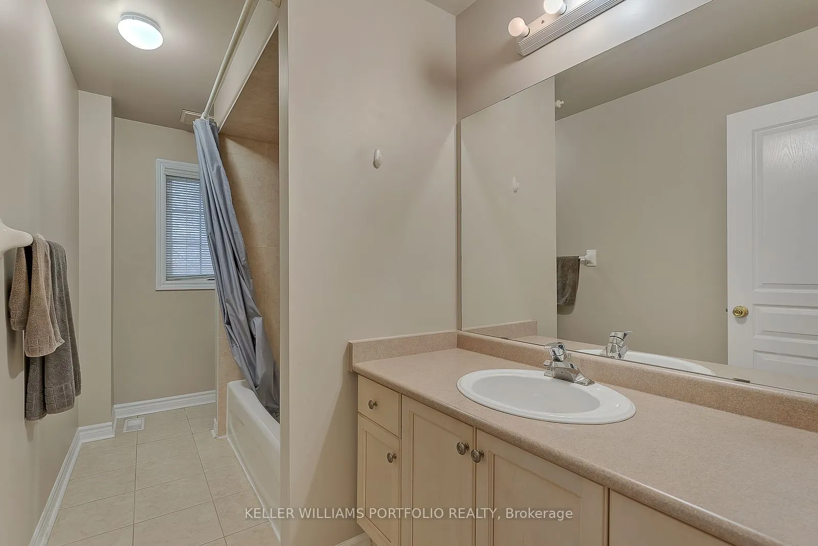 2153 MEADOWGLEN Drive