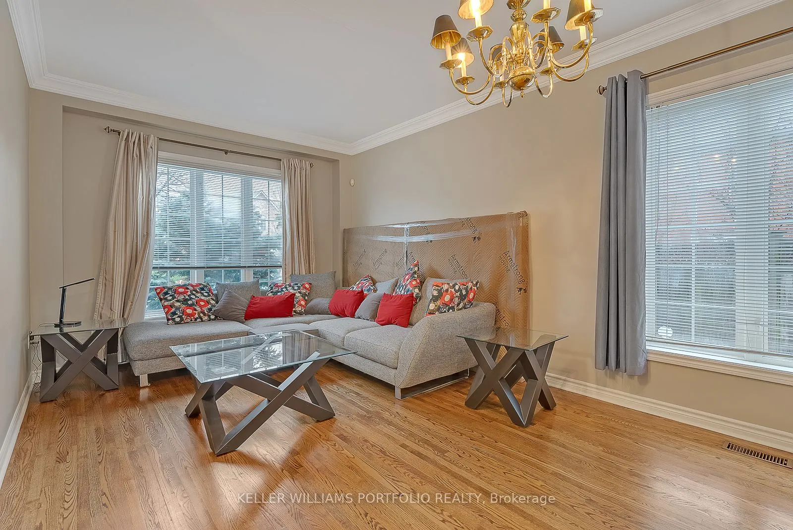 2153 MEADOWGLEN Drive
