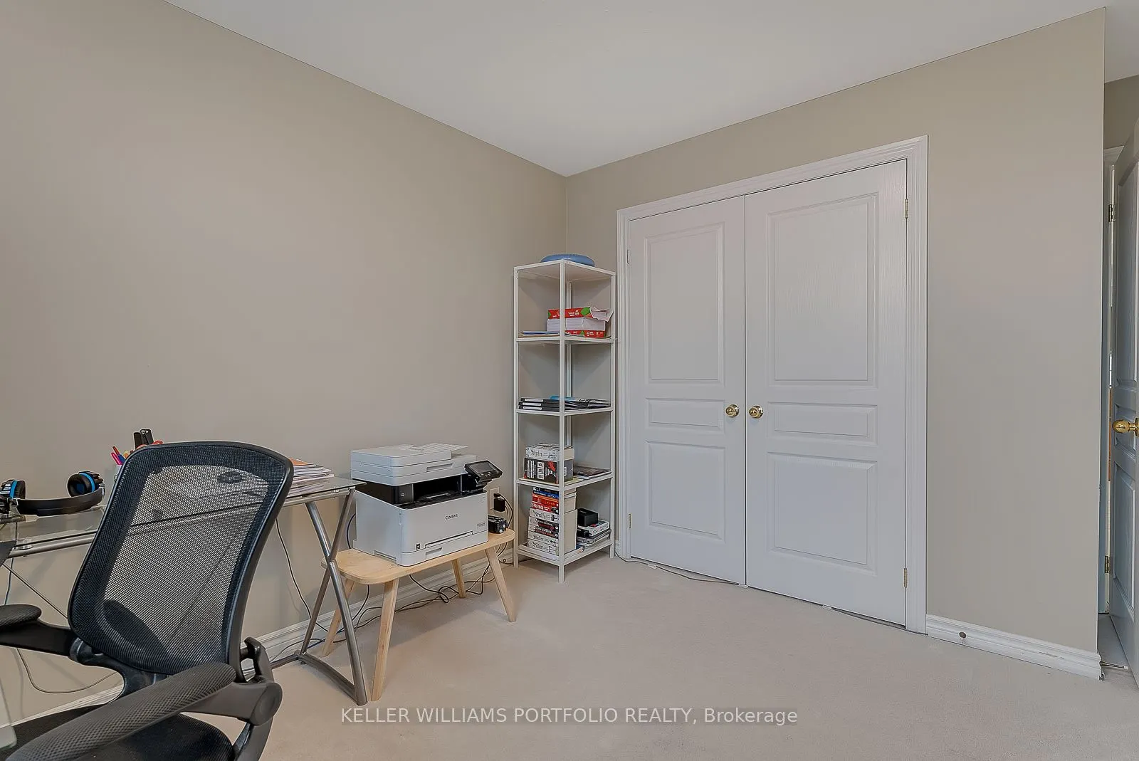 2153 MEADOWGLEN Drive