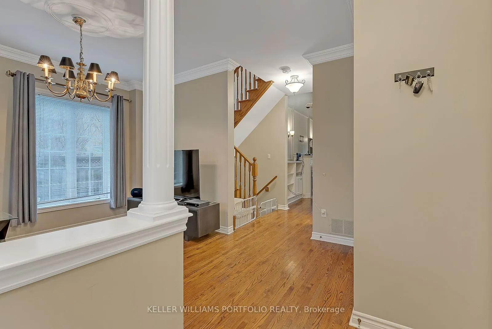 2153 MEADOWGLEN Drive