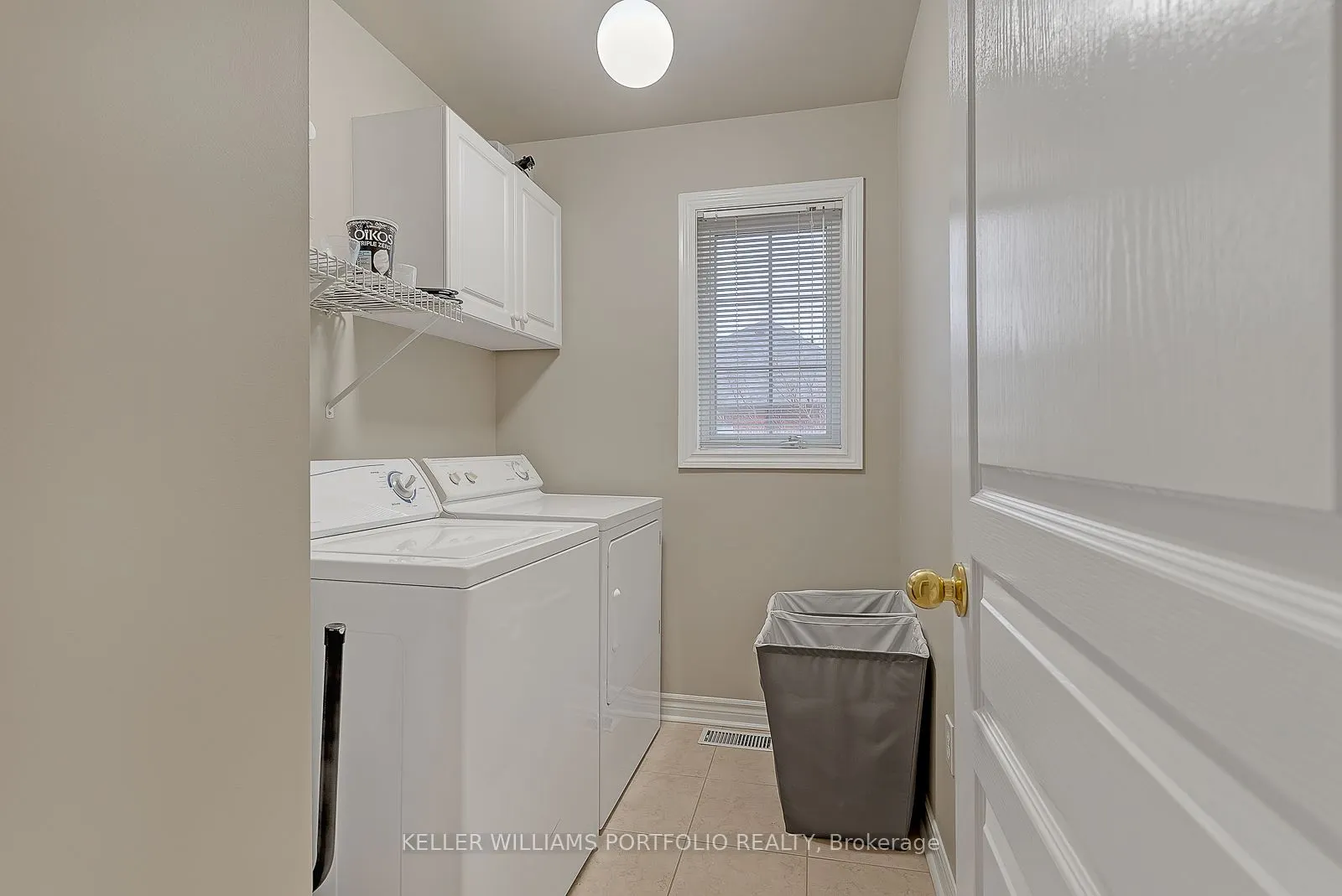 2153 MEADOWGLEN Drive