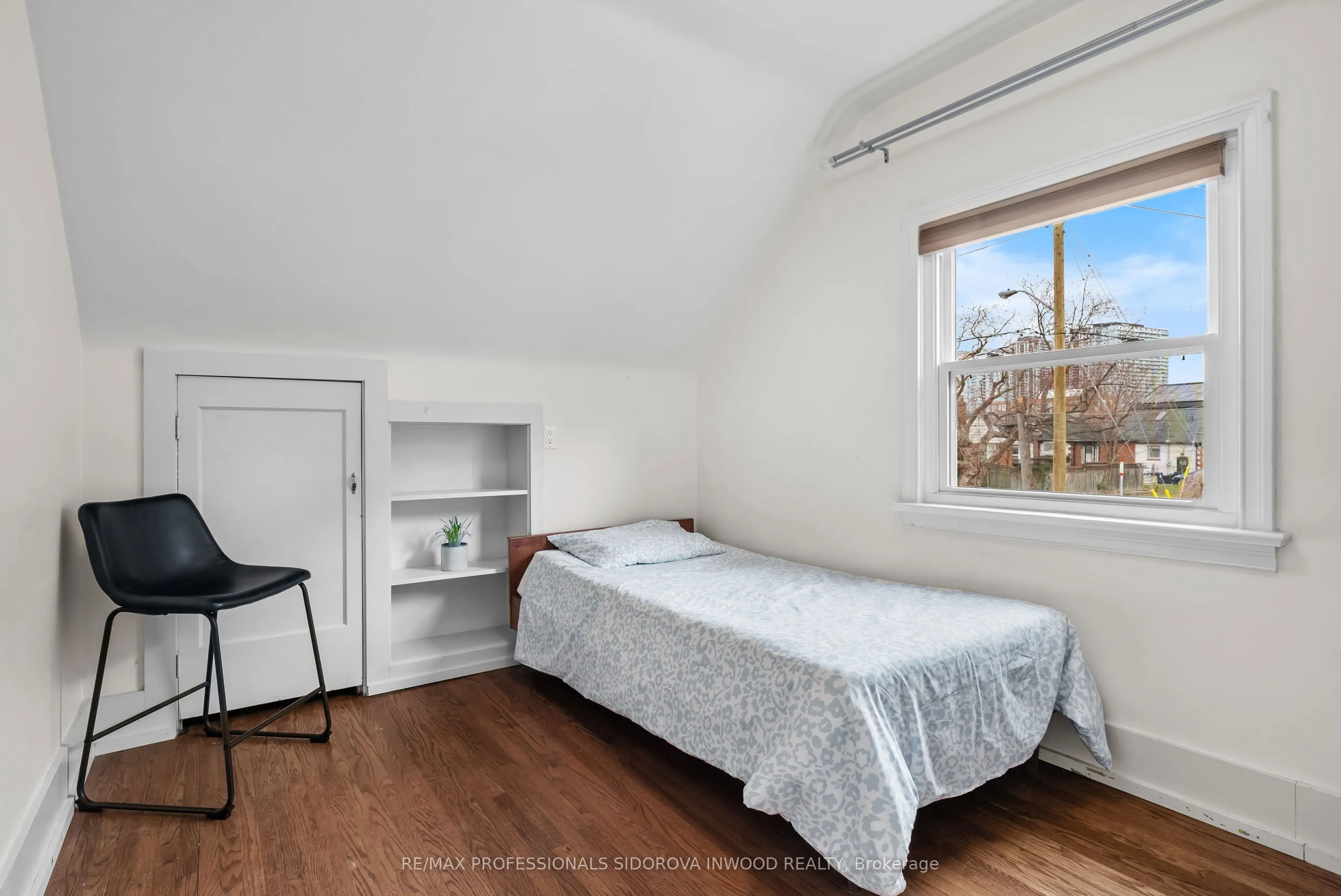 50 South Kingsway