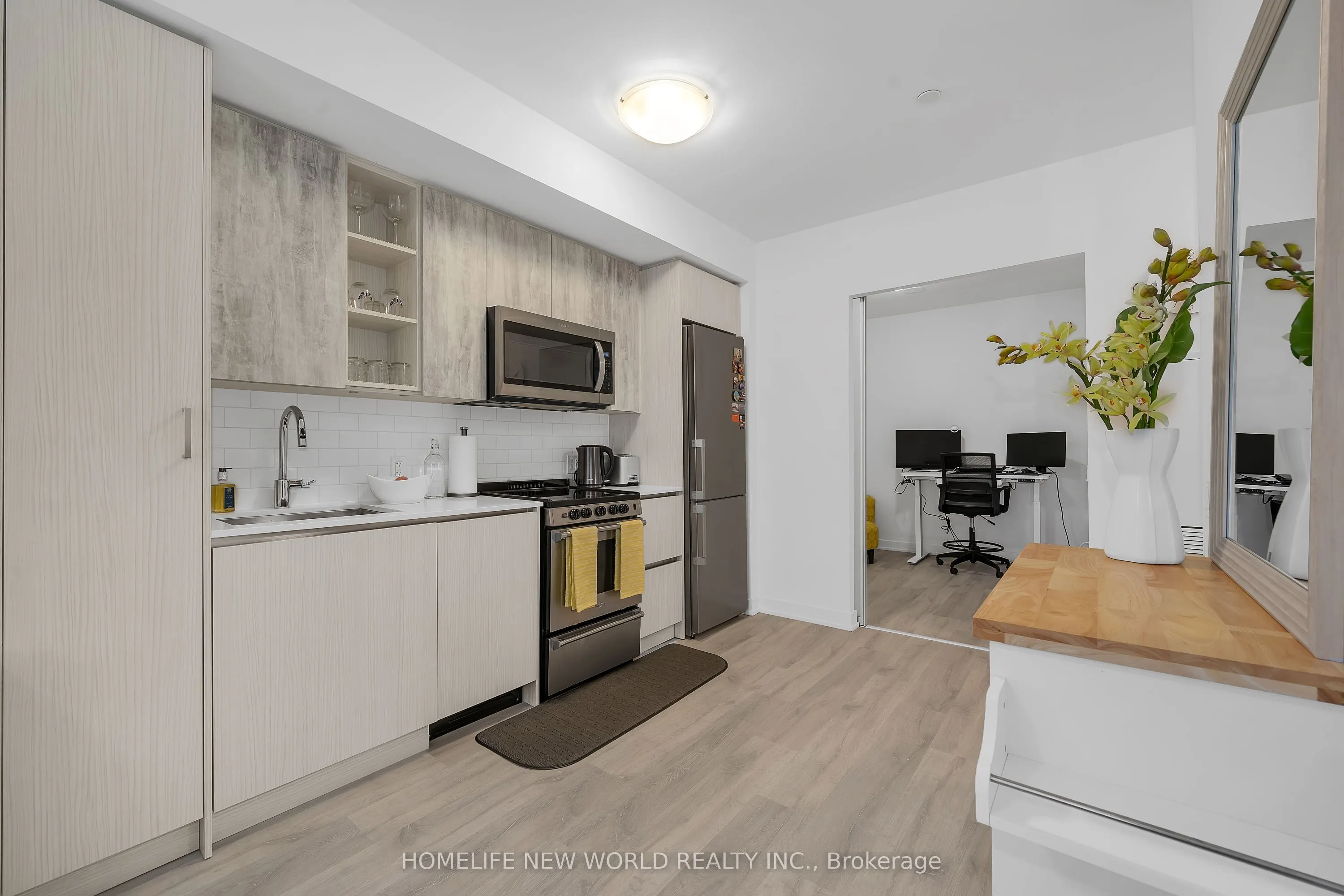 251 Manitoba Street #412