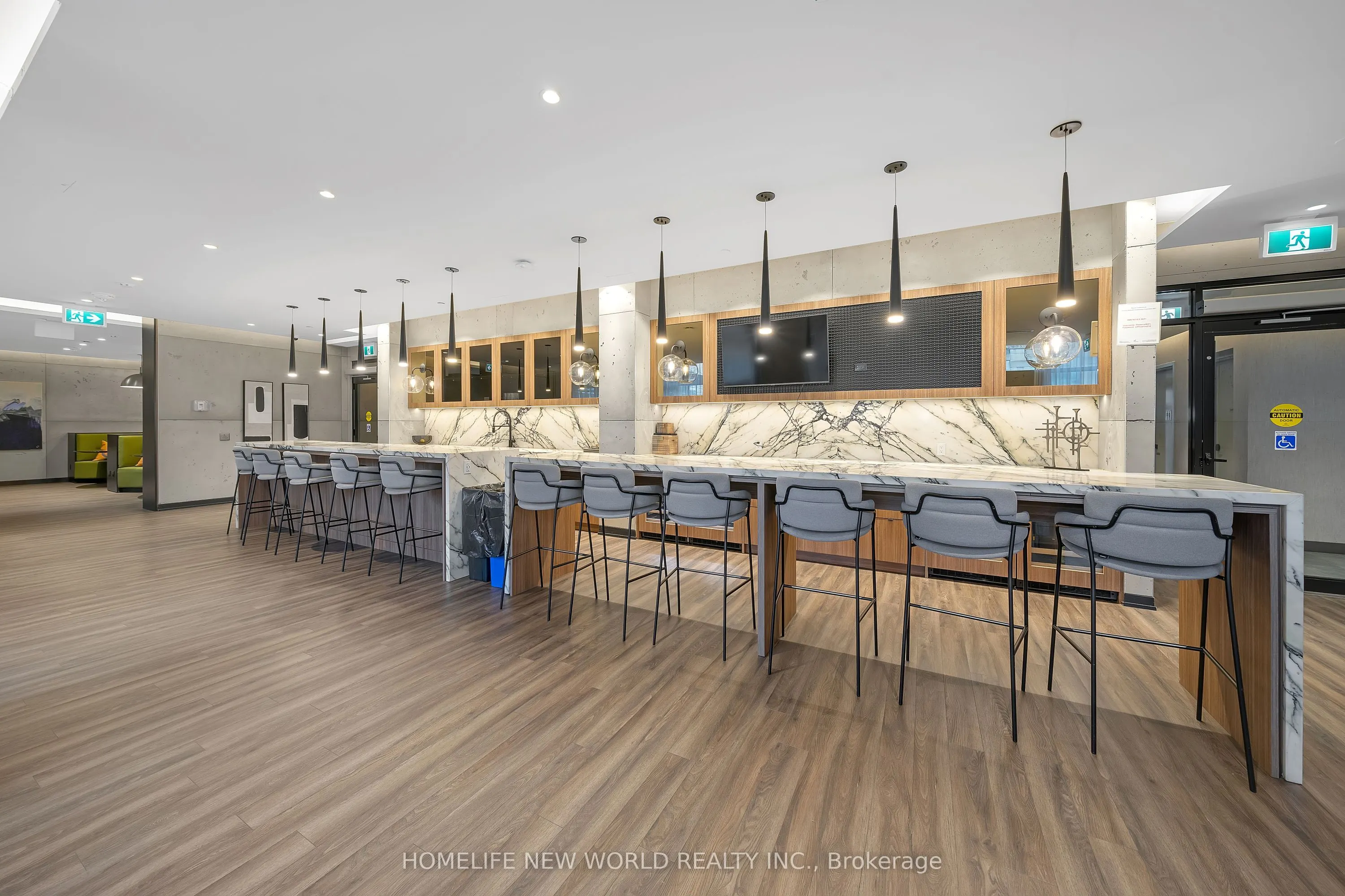 251 Manitoba Street #412