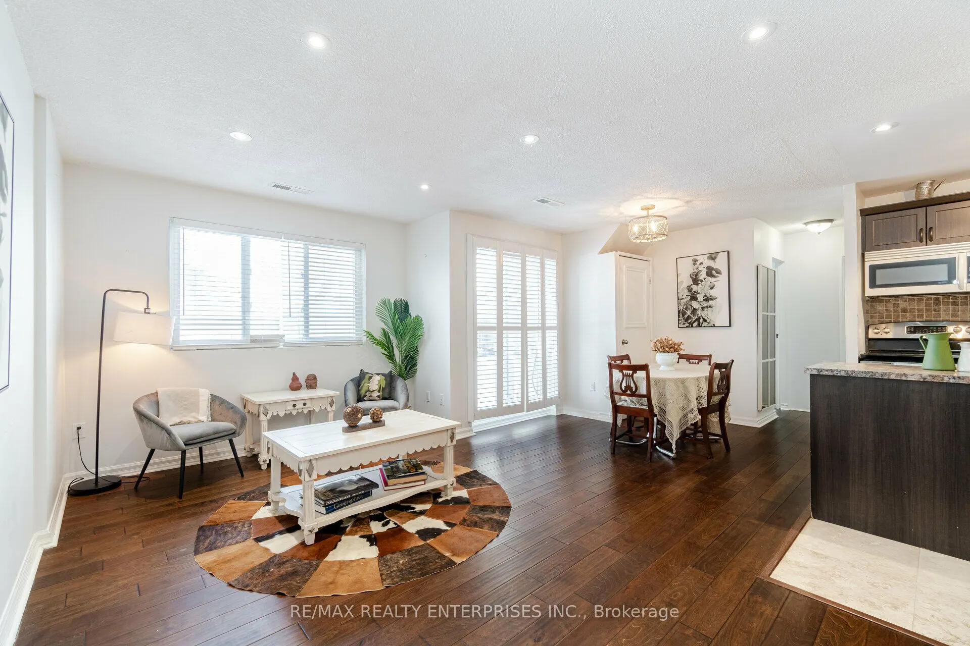 2001 Bonnymede Drive, #13