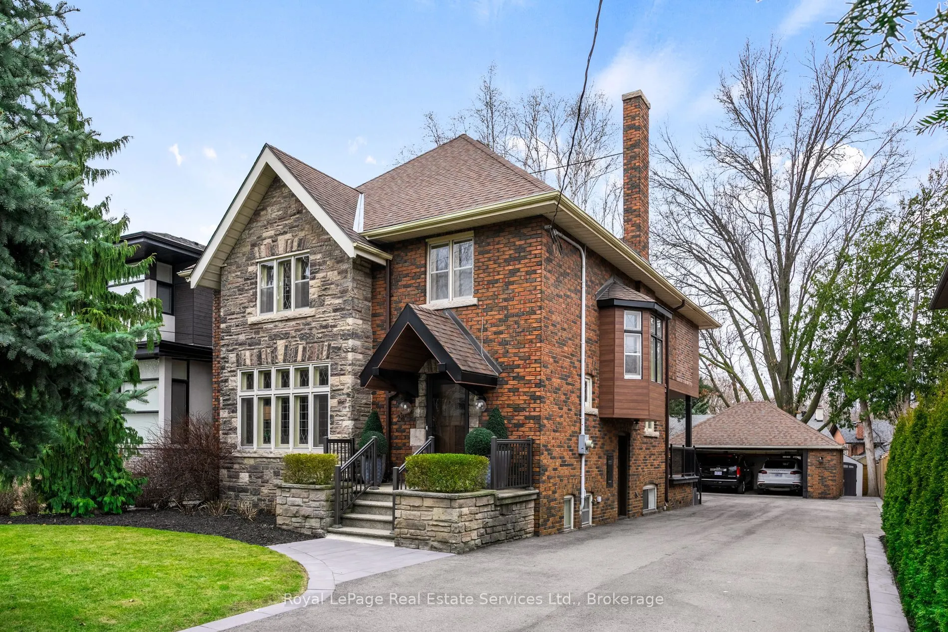 28 Thompson Avenue