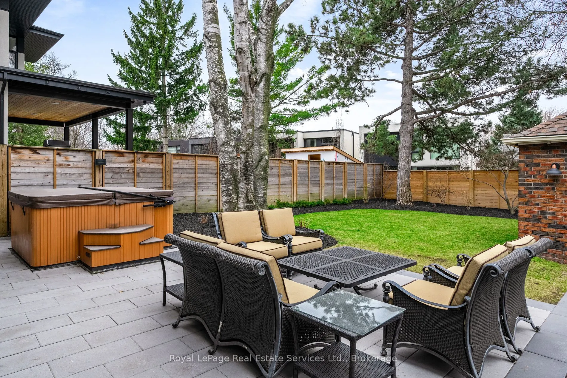 28 Thompson Avenue