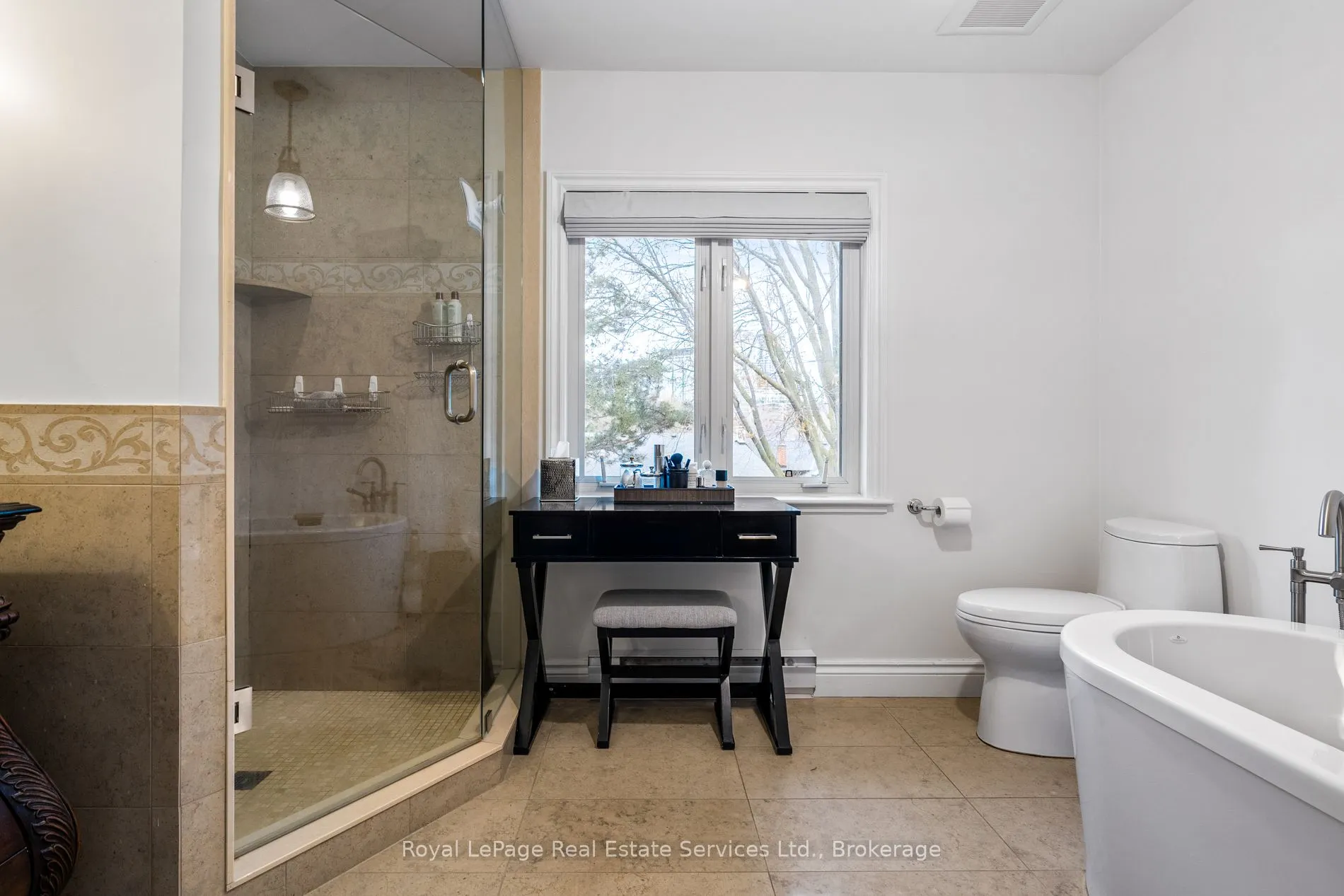 28 Thompson Avenue