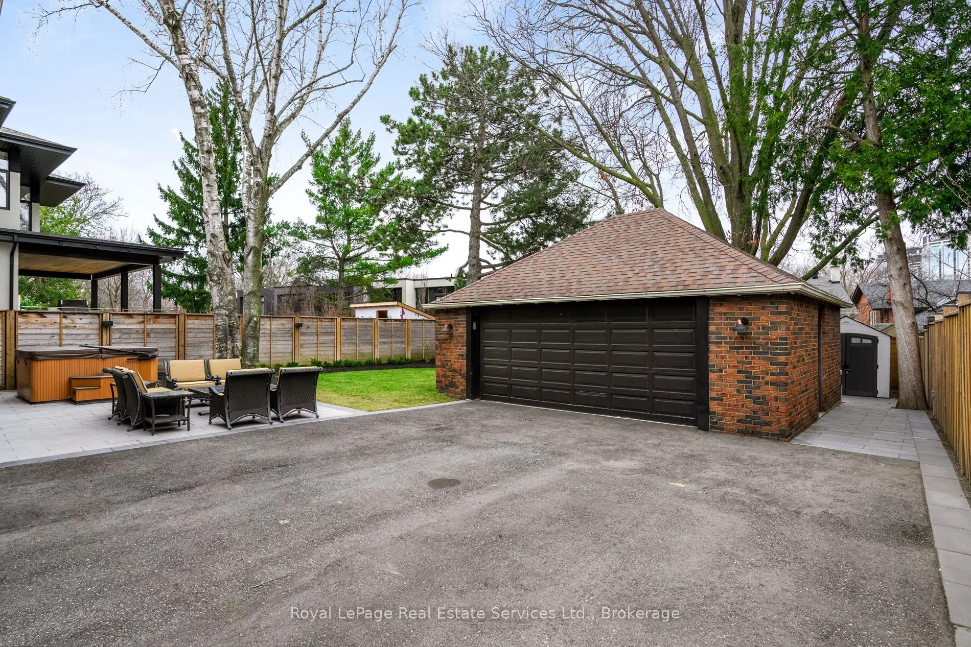 28 Thompson Avenue