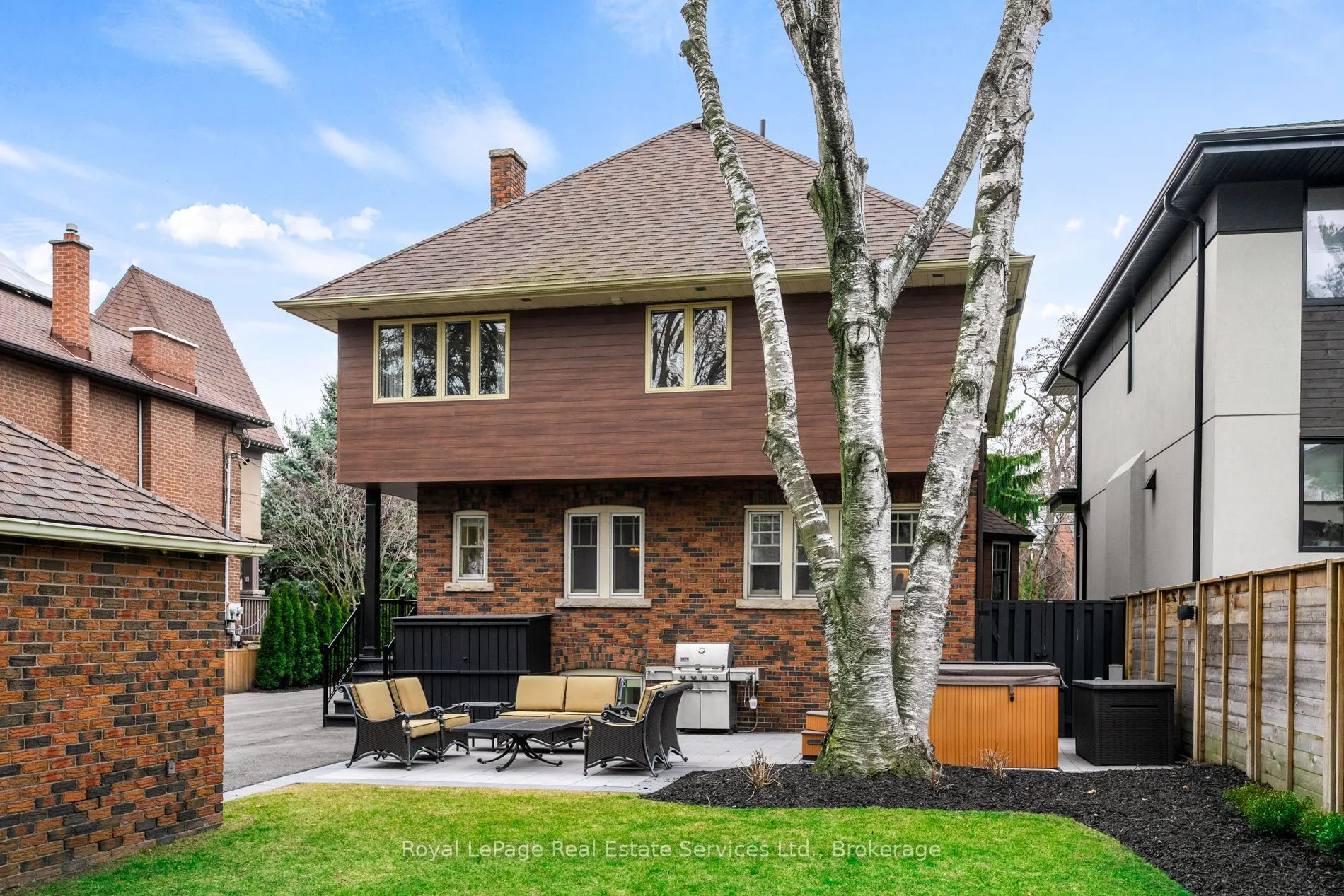 28 Thompson Avenue