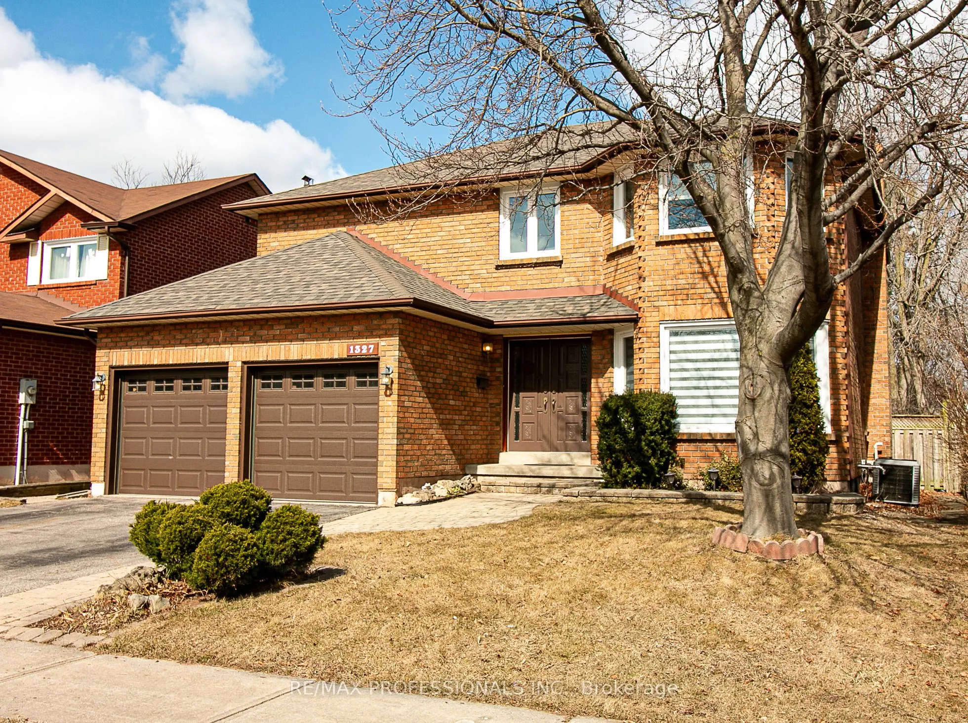 1327 Greenwood Crescent