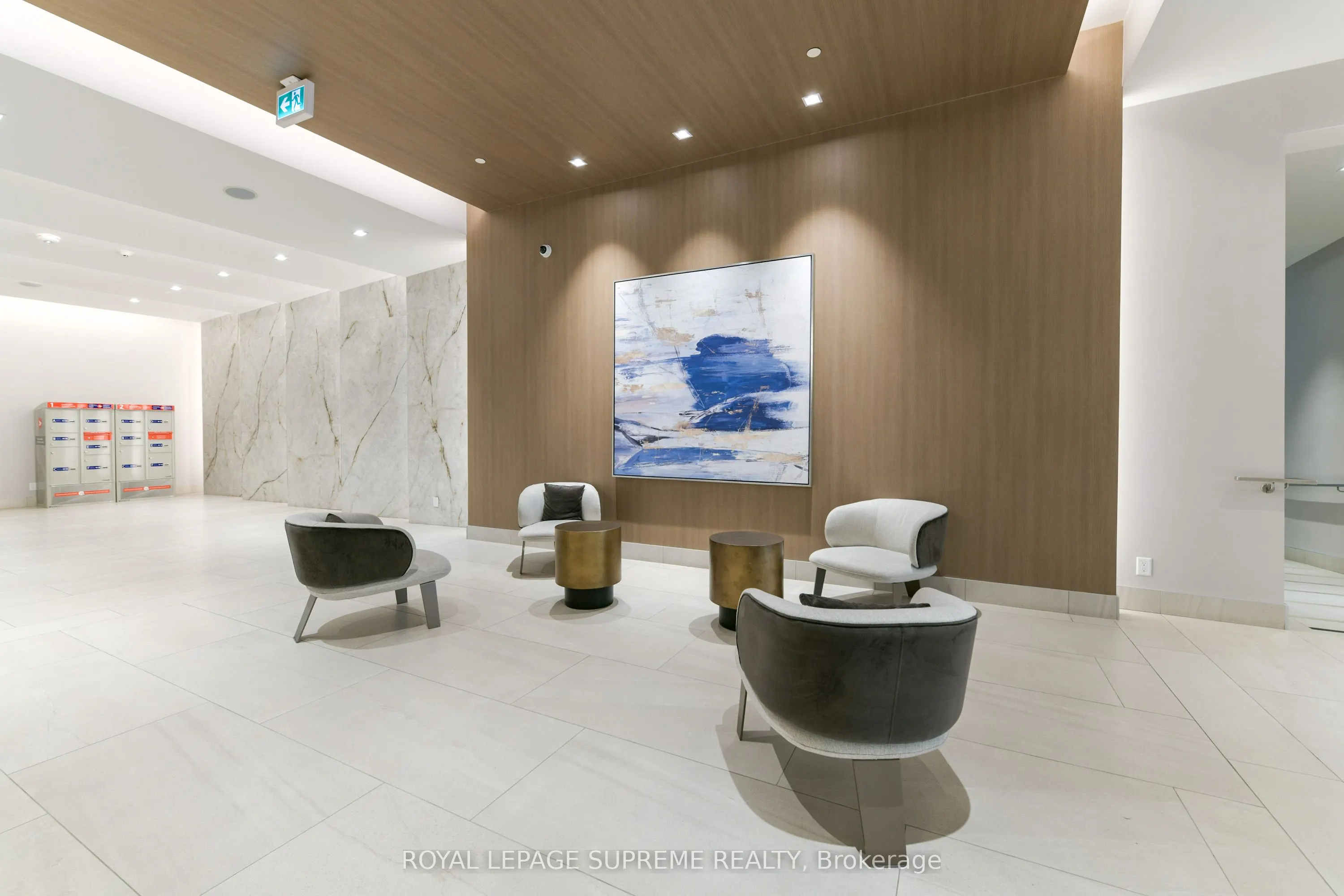 4208 Dundas Street W, #215