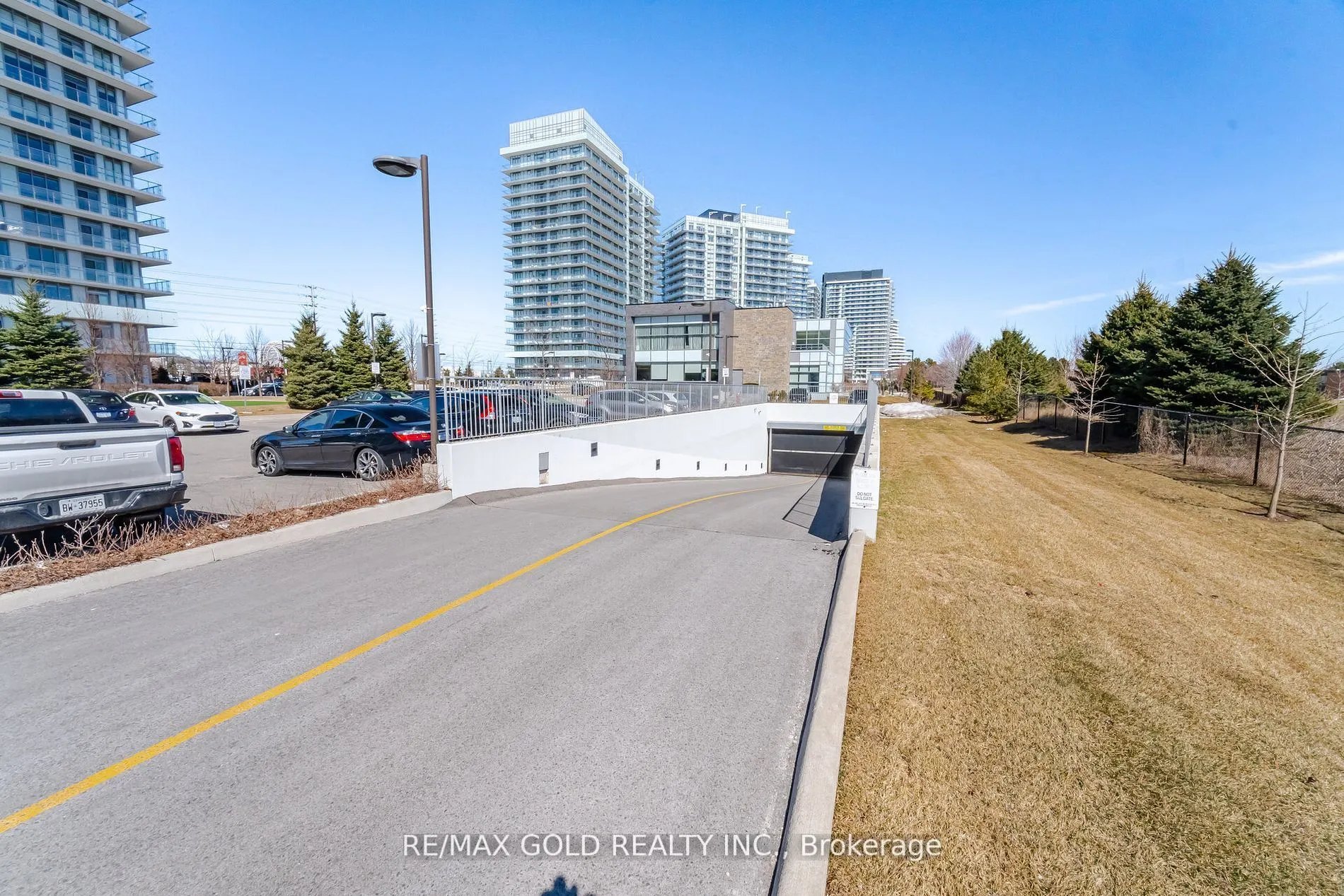 4633 Glen Erin Drive #607