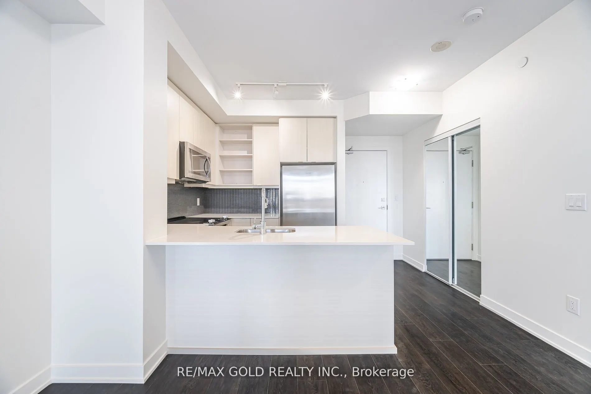 4633 Glen Erin Drive #607